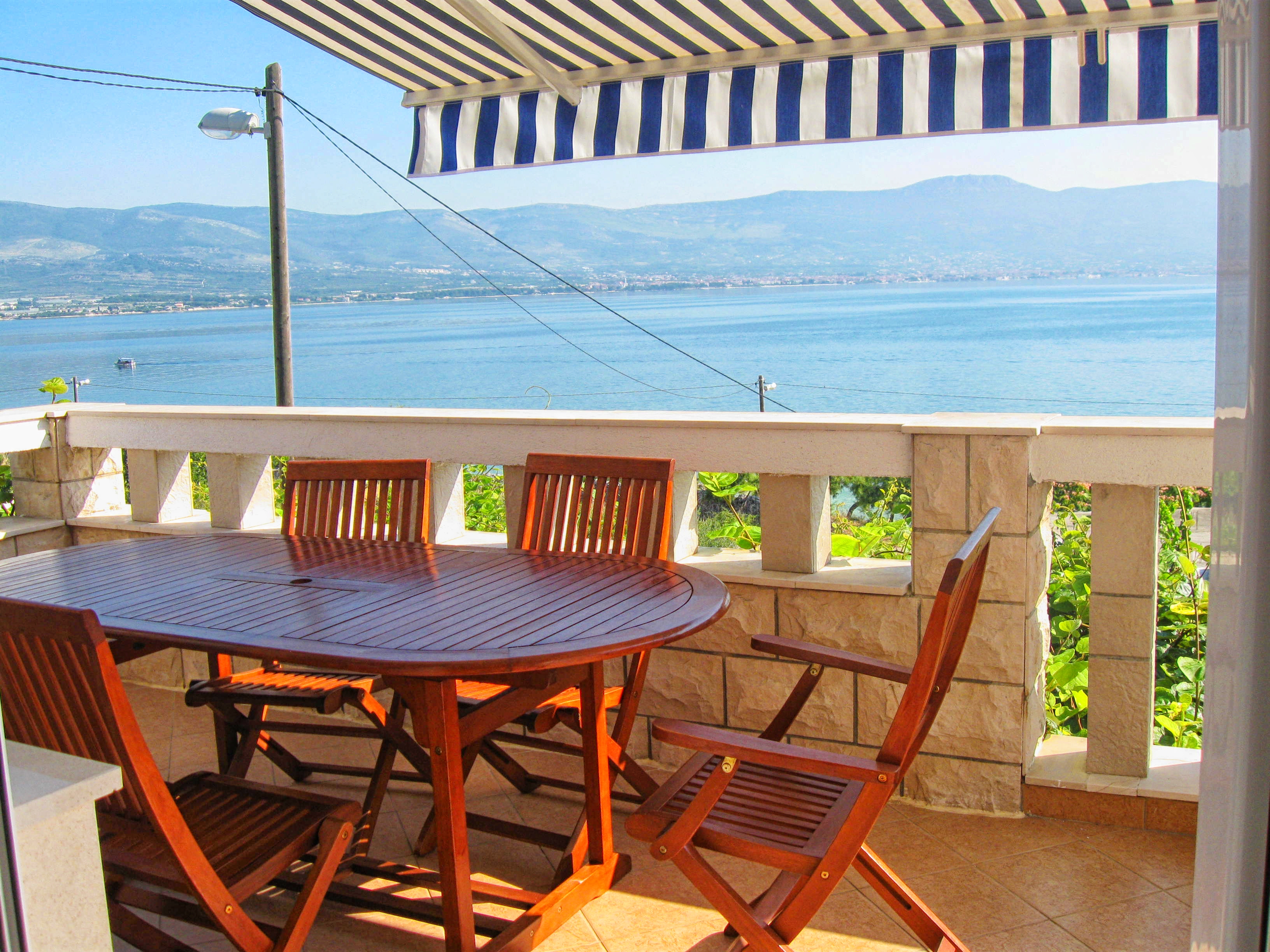 Two bedroom apartment with terrace and sea view Slatine, Čiovo  A-a
