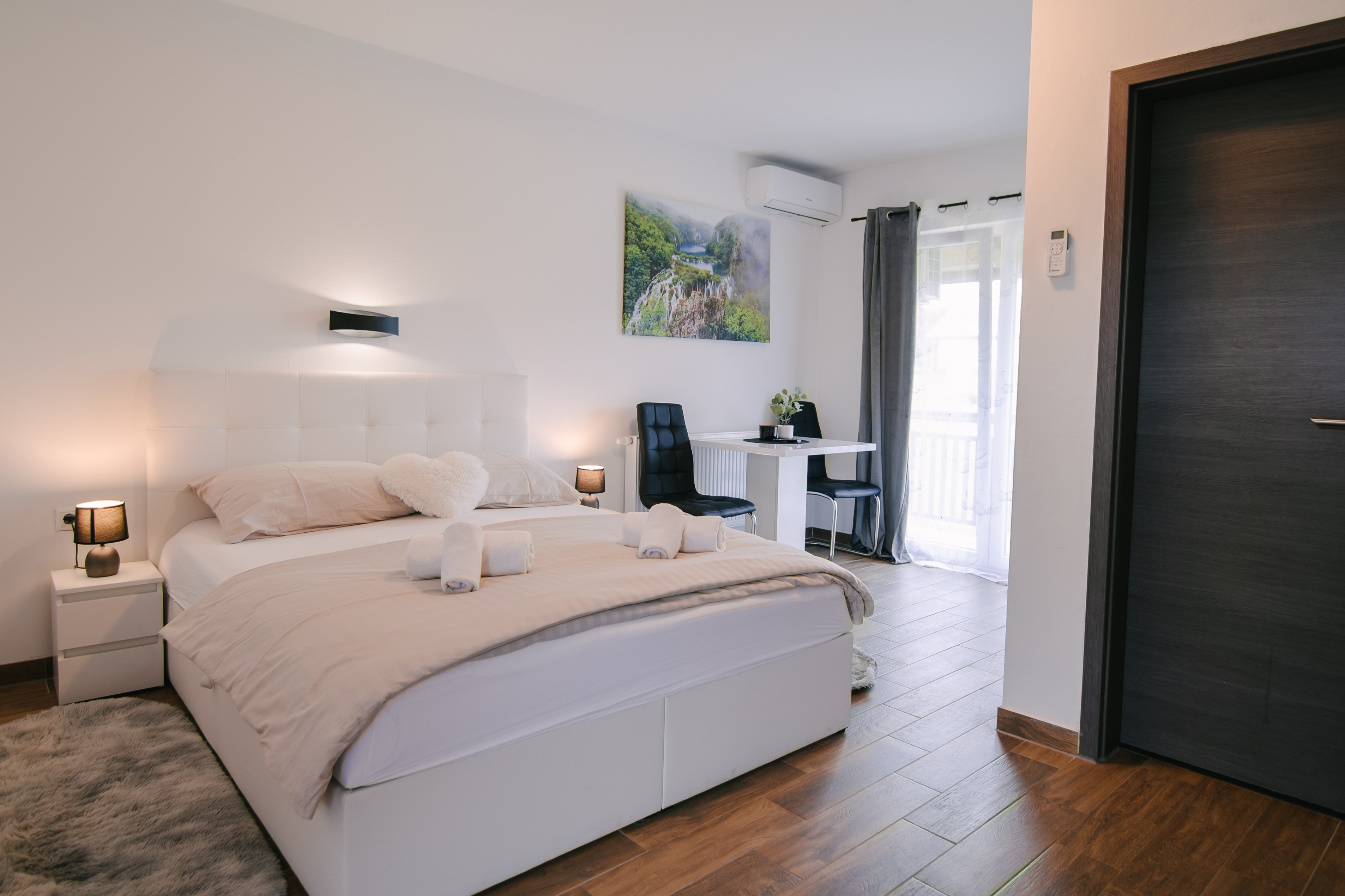 Room with balcony Vranovača (Plitvice) (S-17461-e) Room with balcony Vranovača (Plitvice) (S-17461-e)