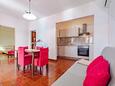 Prižba, Столовая в размещении типа apartment, доступный кондиционер и WiFi.
