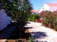 Parkiralište Novalja, Pag, Parkiralište 17504 - Apartmani sa šljunčanom plažom.