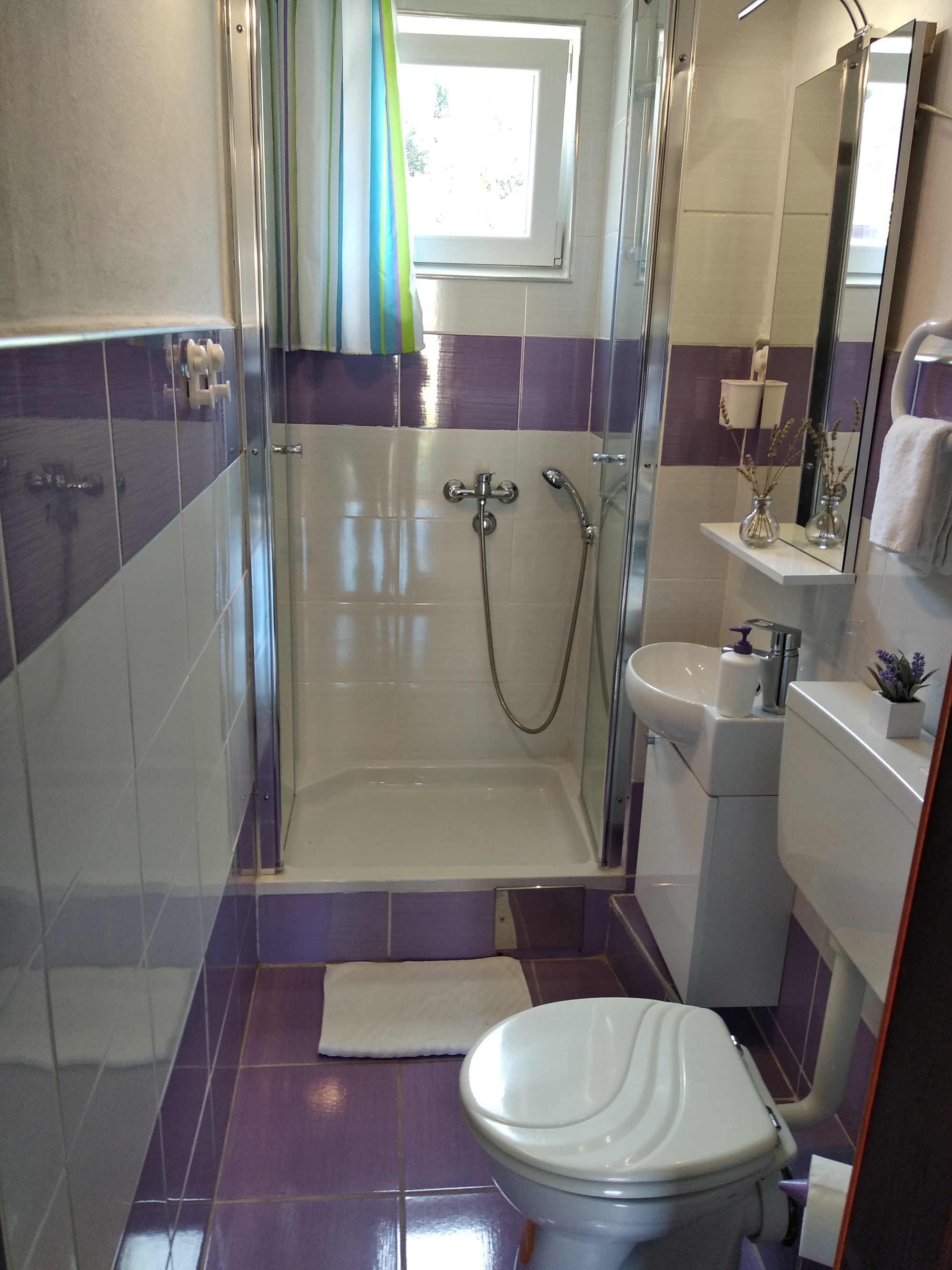 Three bedroom house with terrace and sea view Mali Iž, Iž  K