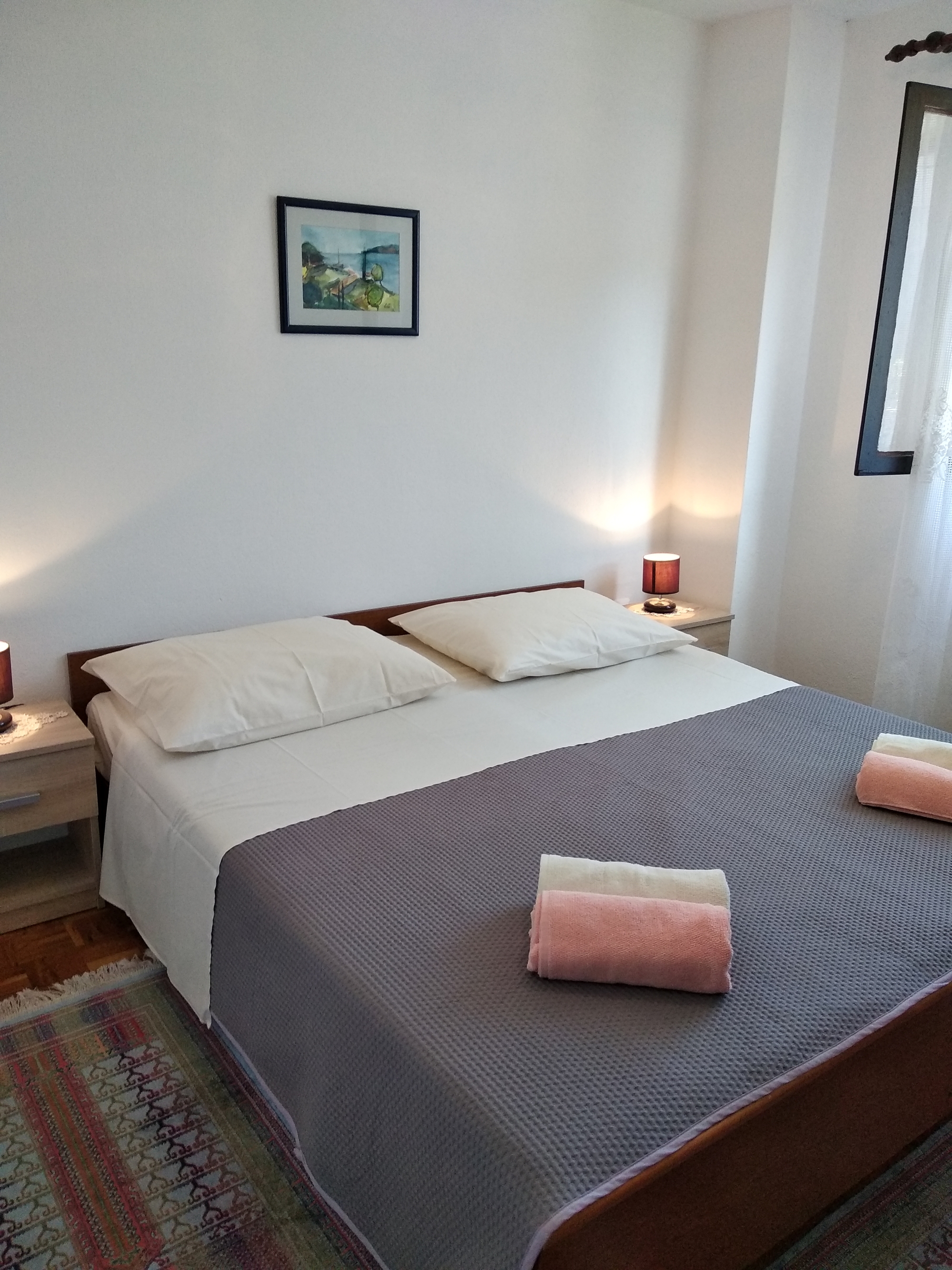 Three bedroom house with terrace and sea view Mali Iž, Iž  K