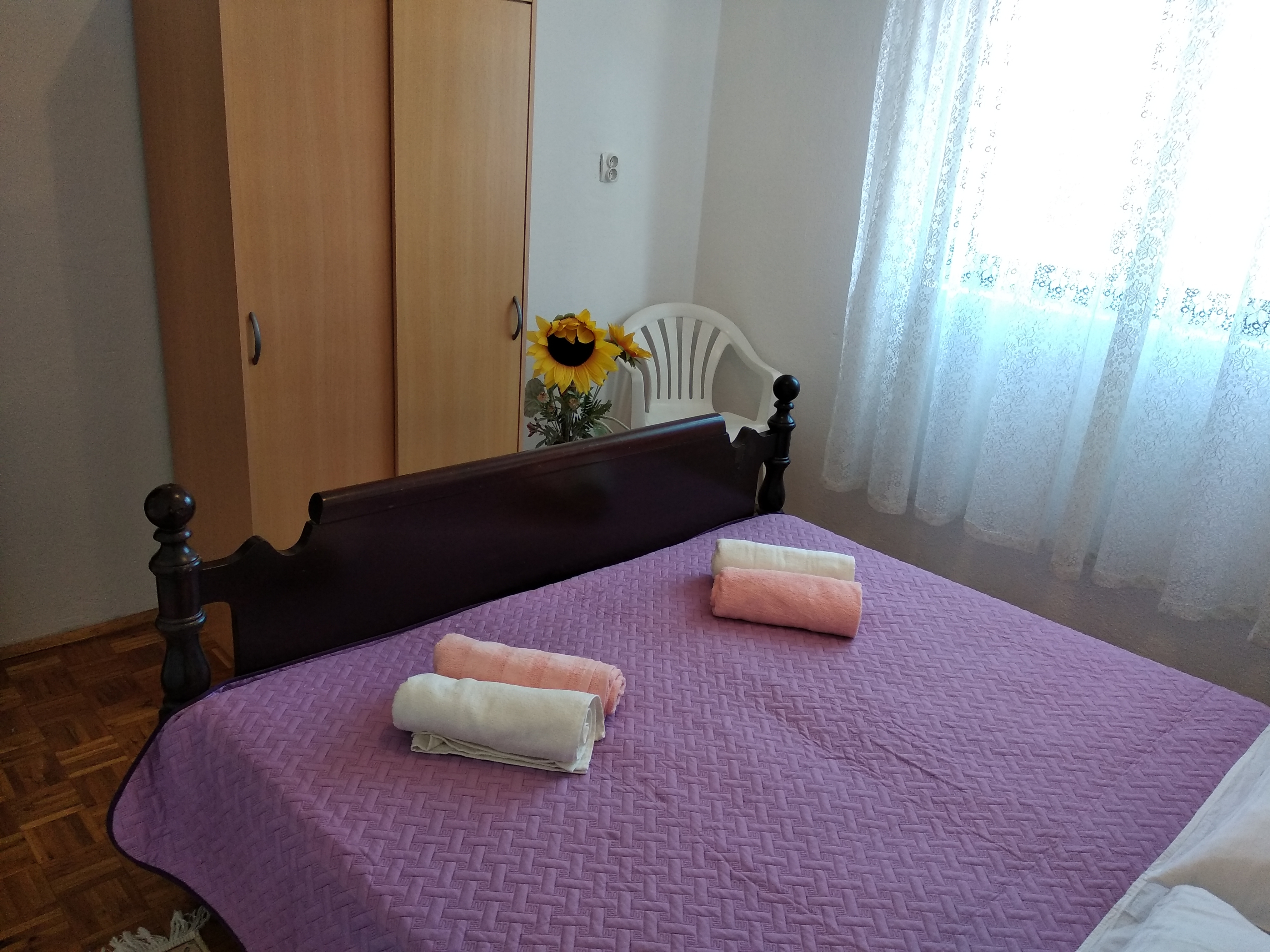 Three bedroom house with terrace and sea view Mali Iž, Iž  K