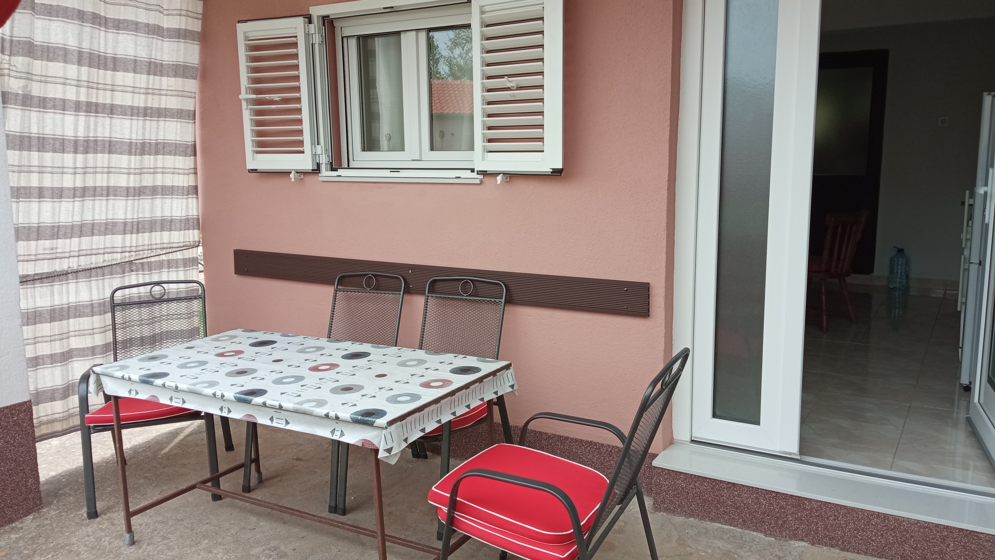 Three bedroom house with terrace and sea view Mali Iž, Iž  K