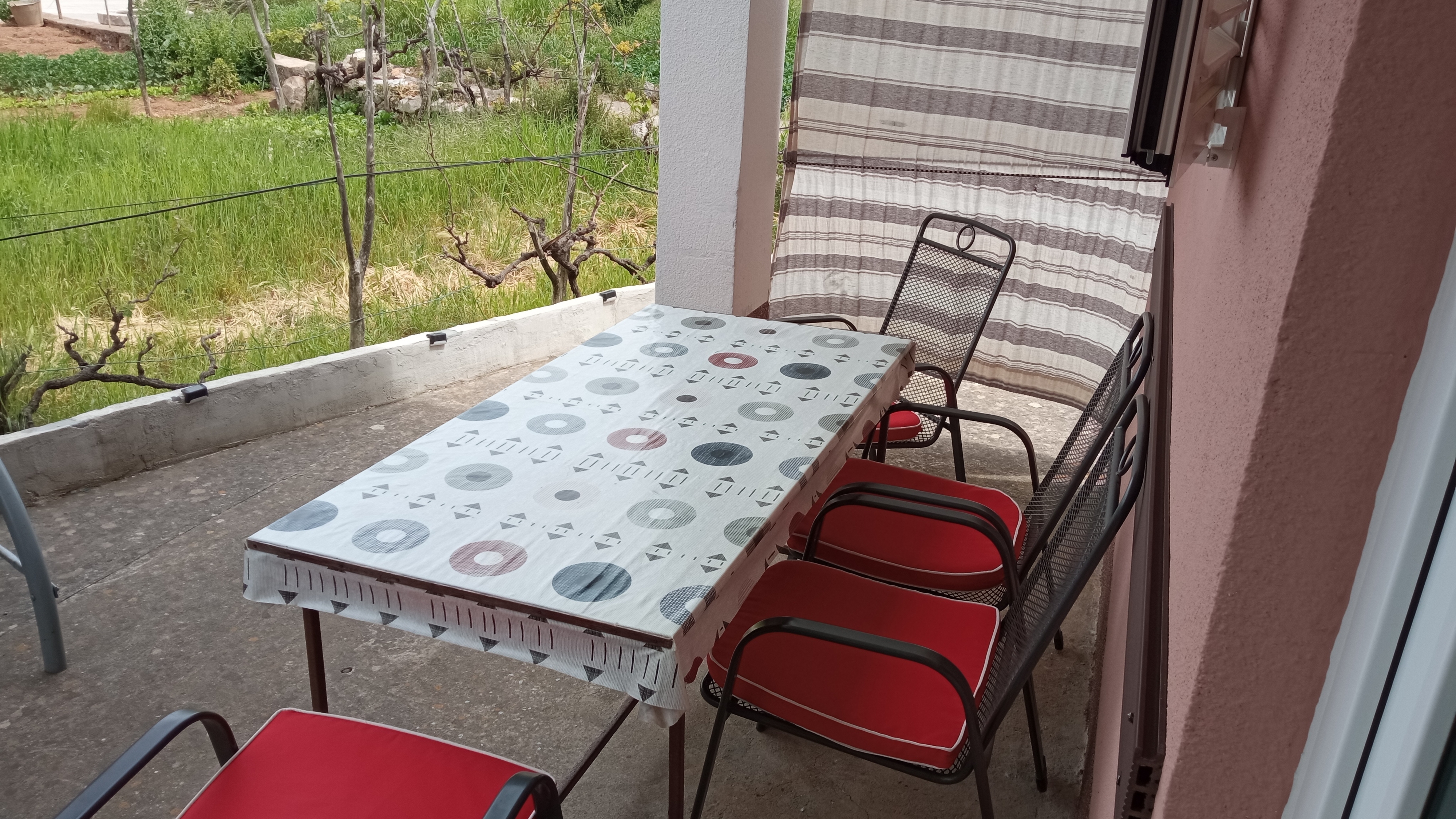 Three bedroom house with terrace and sea view Mali Iž, Iž  K
