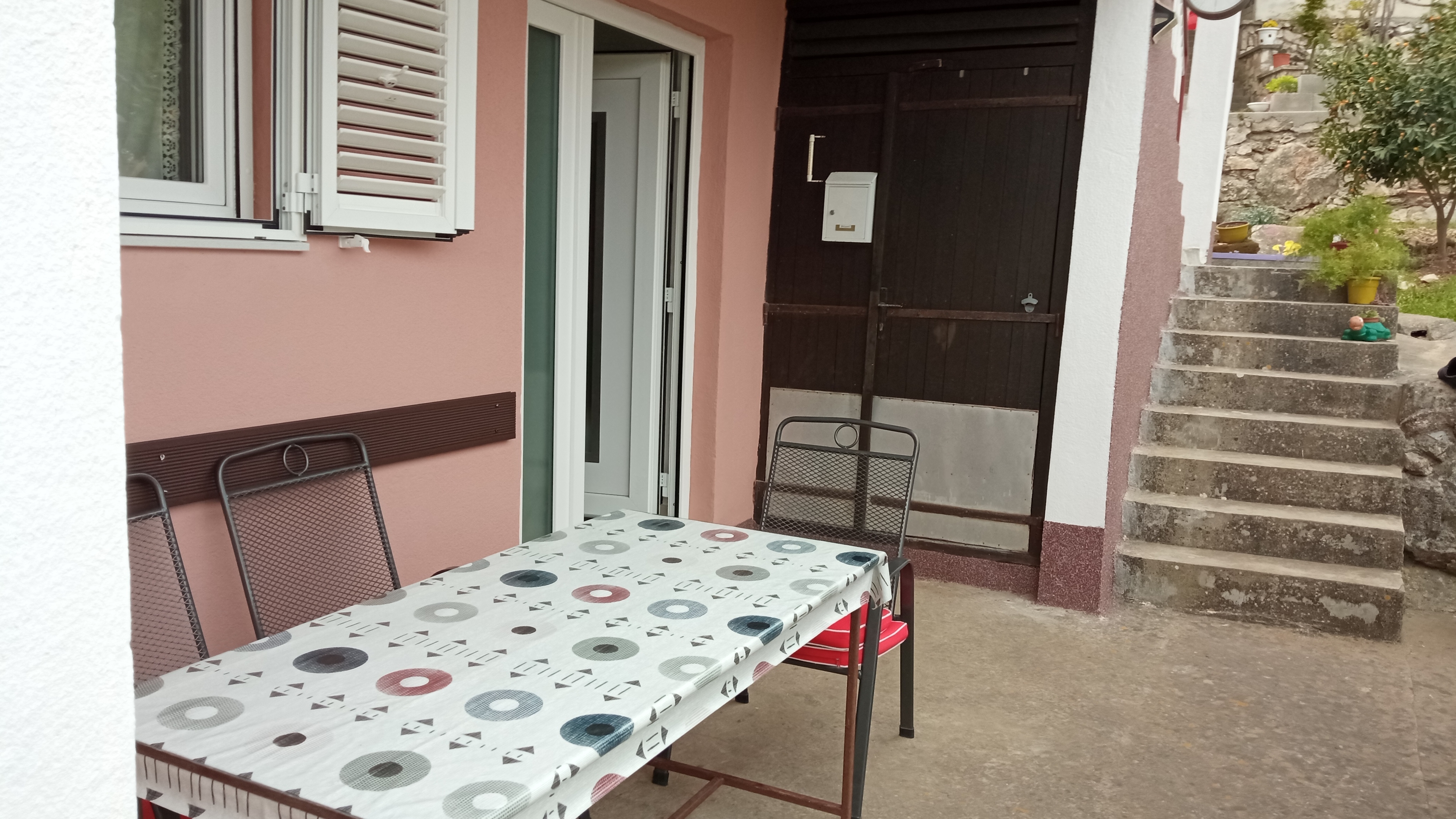 Three bedroom house with terrace and sea view Mali Iž, Iž  K