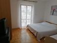 Chambre 1 Sutivan, Chambre 1 dans l’hébergement en type apartment, animaux acceptés et WiFi.