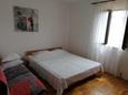 Chambre 2 Sutivan, Chambre 2 dans l’hébergement en type apartment, animaux acceptés et WiFi.
