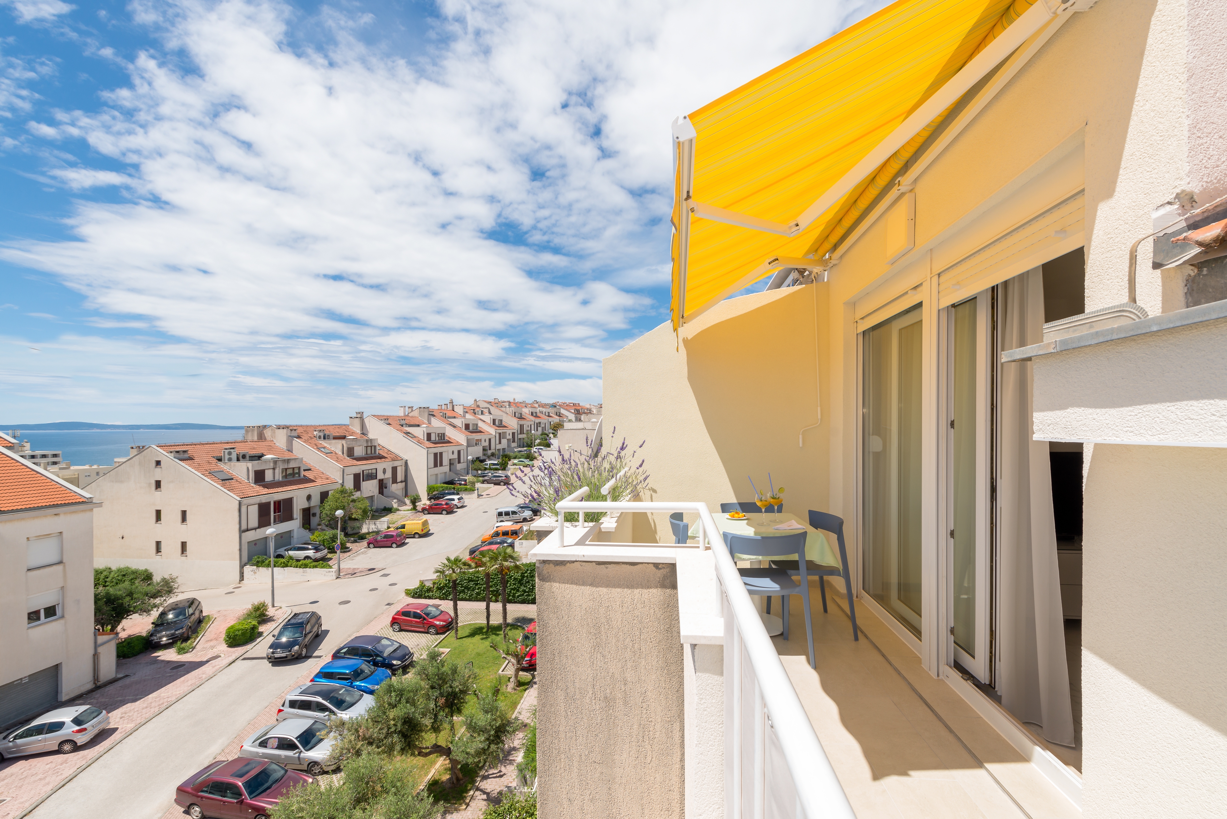Three bedroom apartment with balcony and sea view Split  A-a