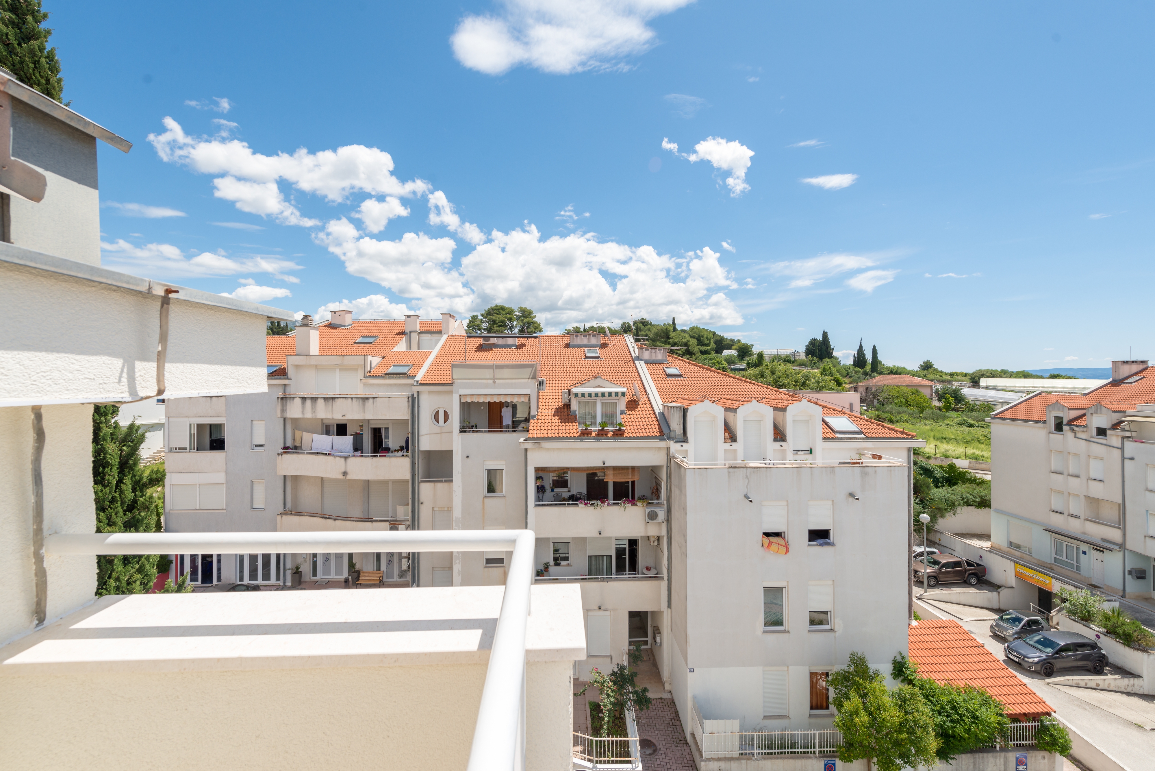 Three bedroom apartment with balcony and sea view Split  A-a