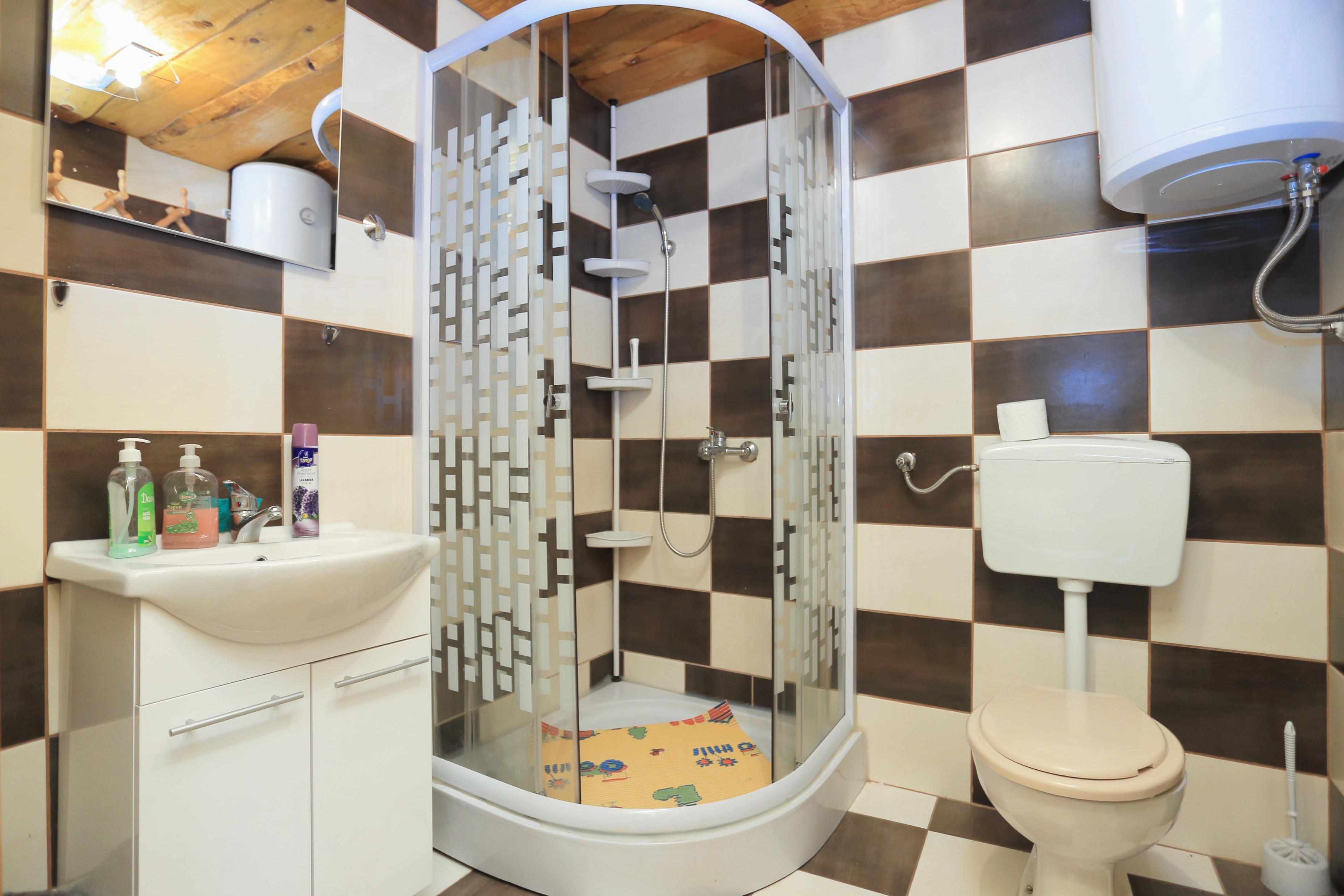 Two bedroom apartment (pet friendly) Perušić, Velebit  A-a