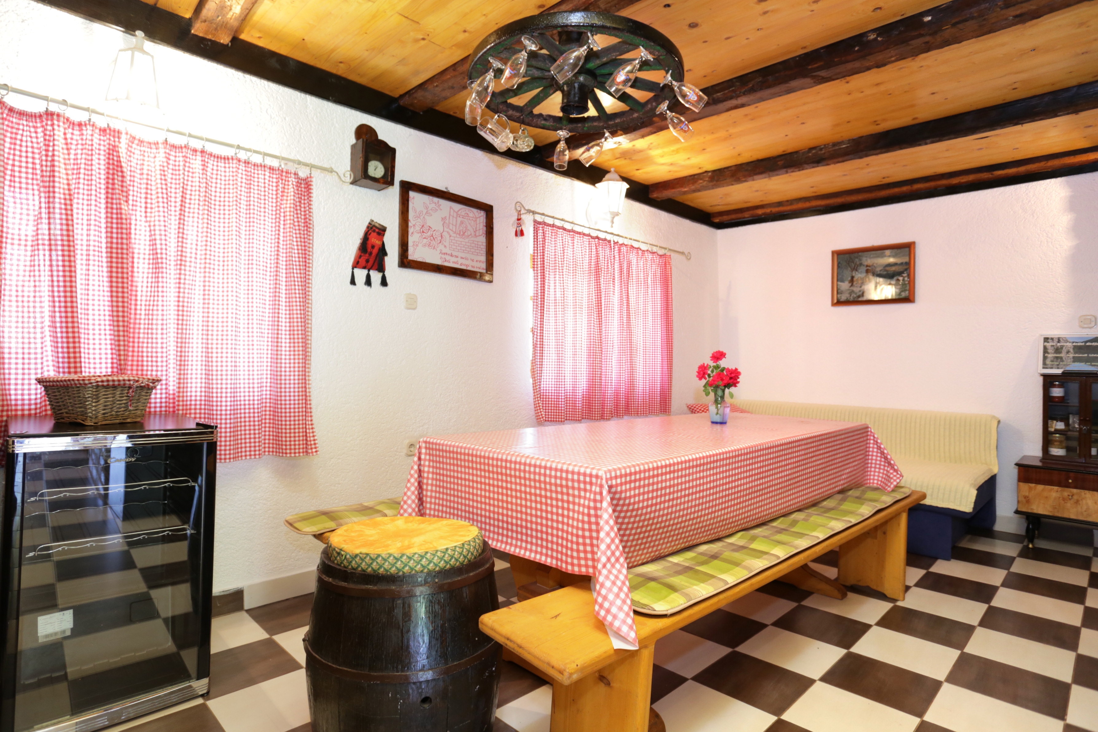 Two bedroom apartment (pet friendly) Perušić, Velebit  A-a