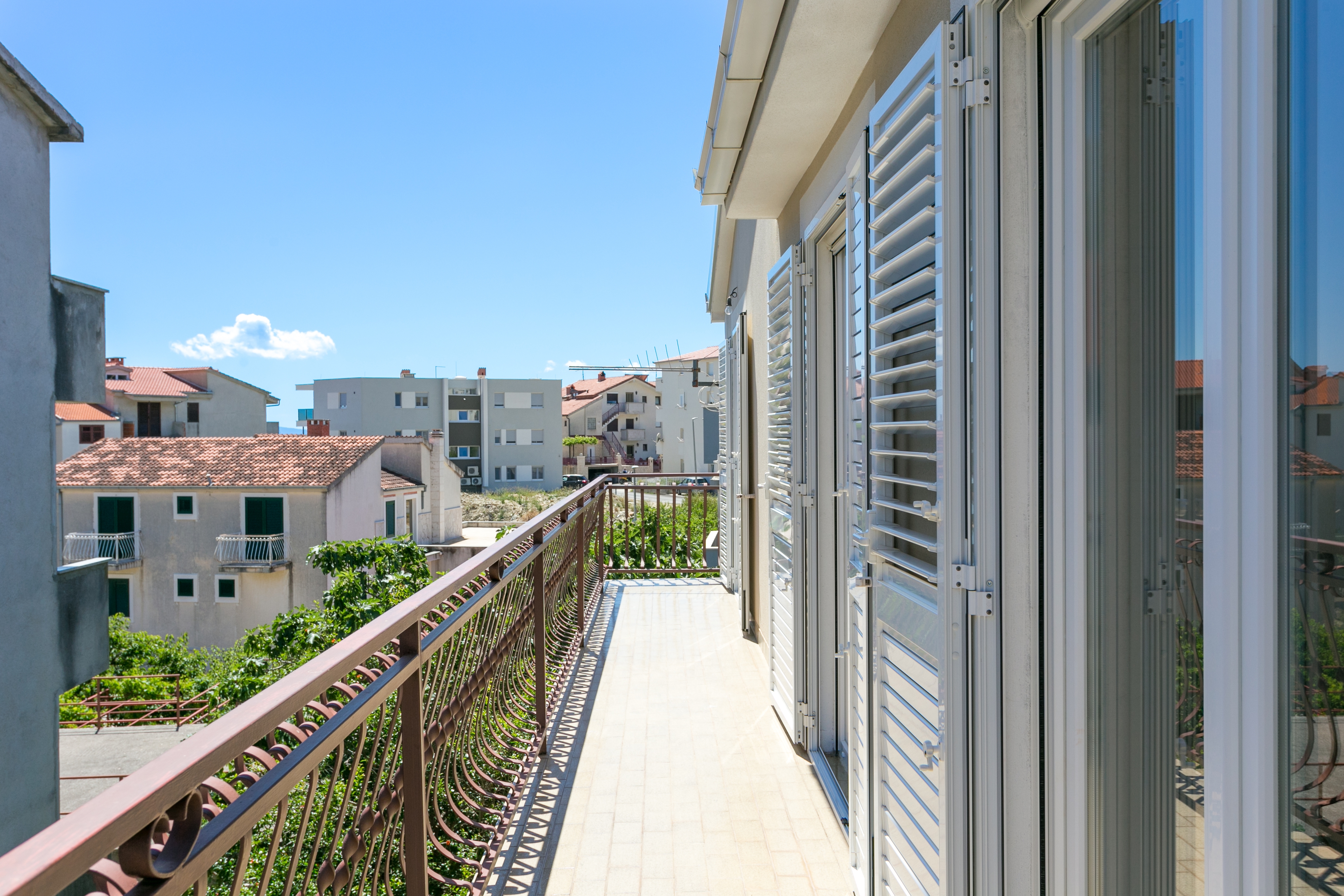 Three bedroom apartment with balcony Podstrana, Split  A-a