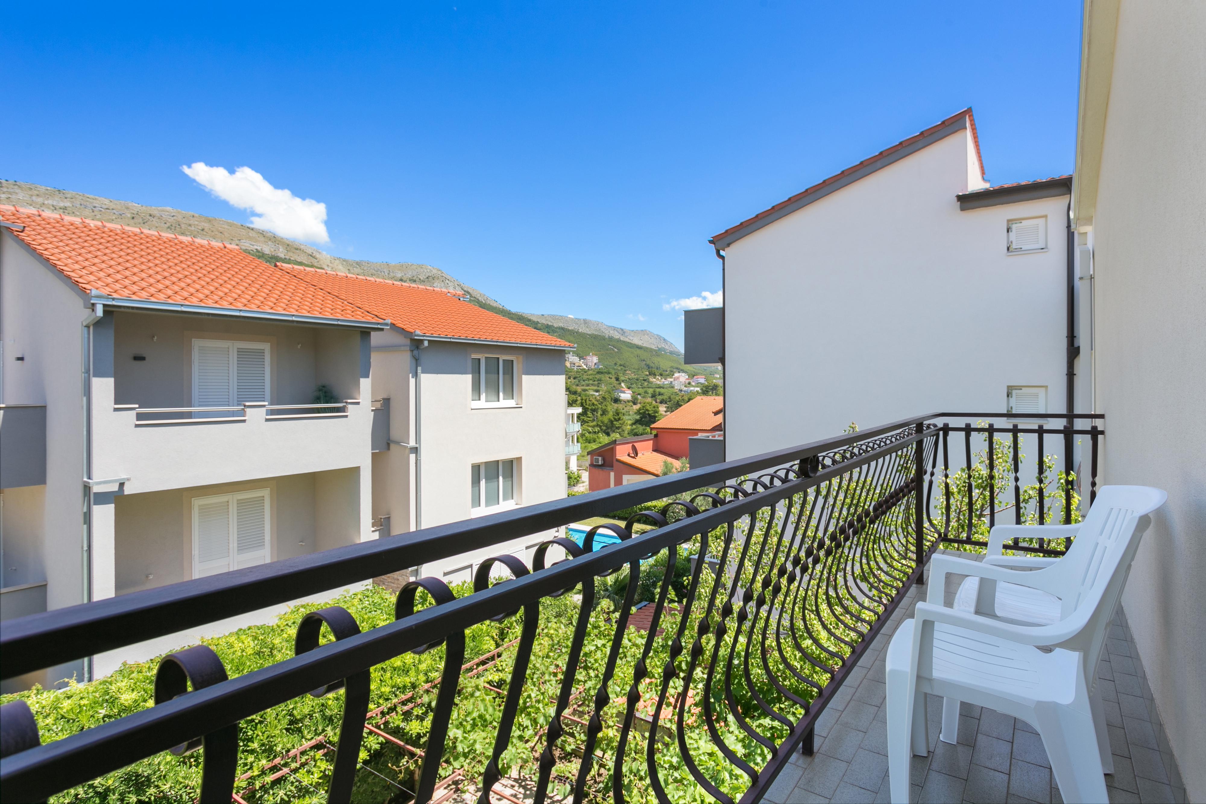 Three bedroom apartment with balcony Podstrana, Split  A-a