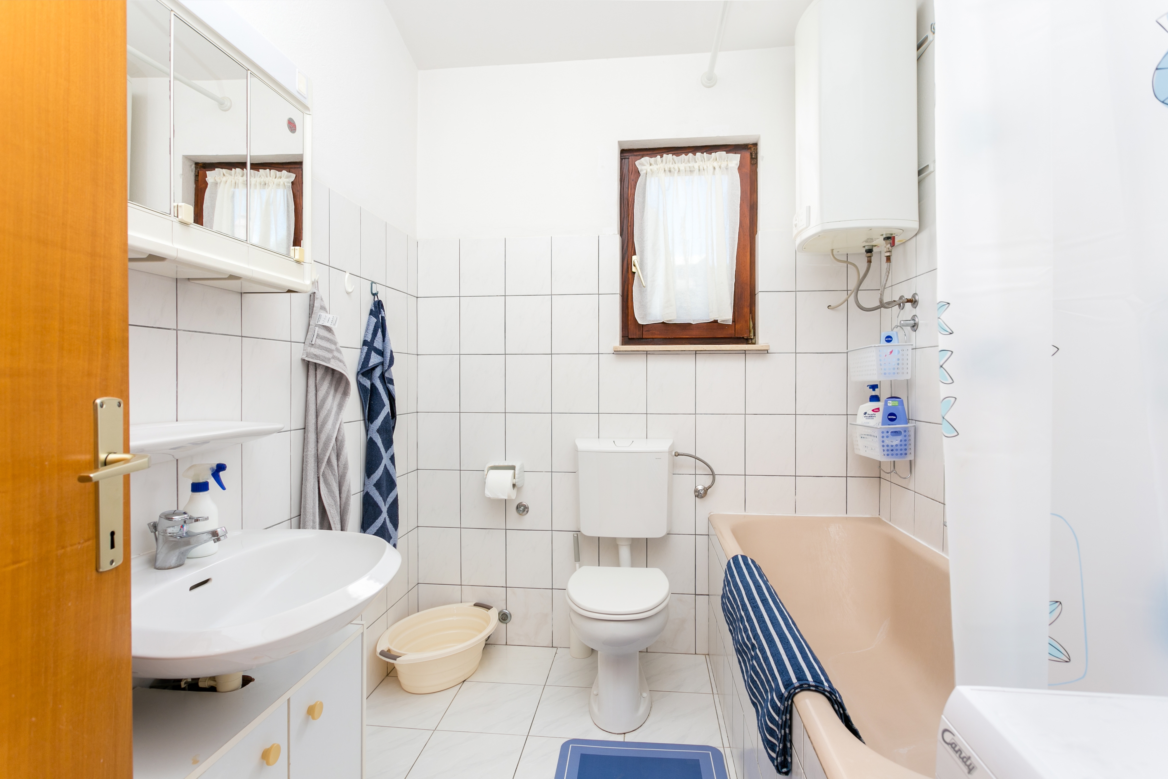 Three bedroom apartment with balcony Podstrana, Split  A-a