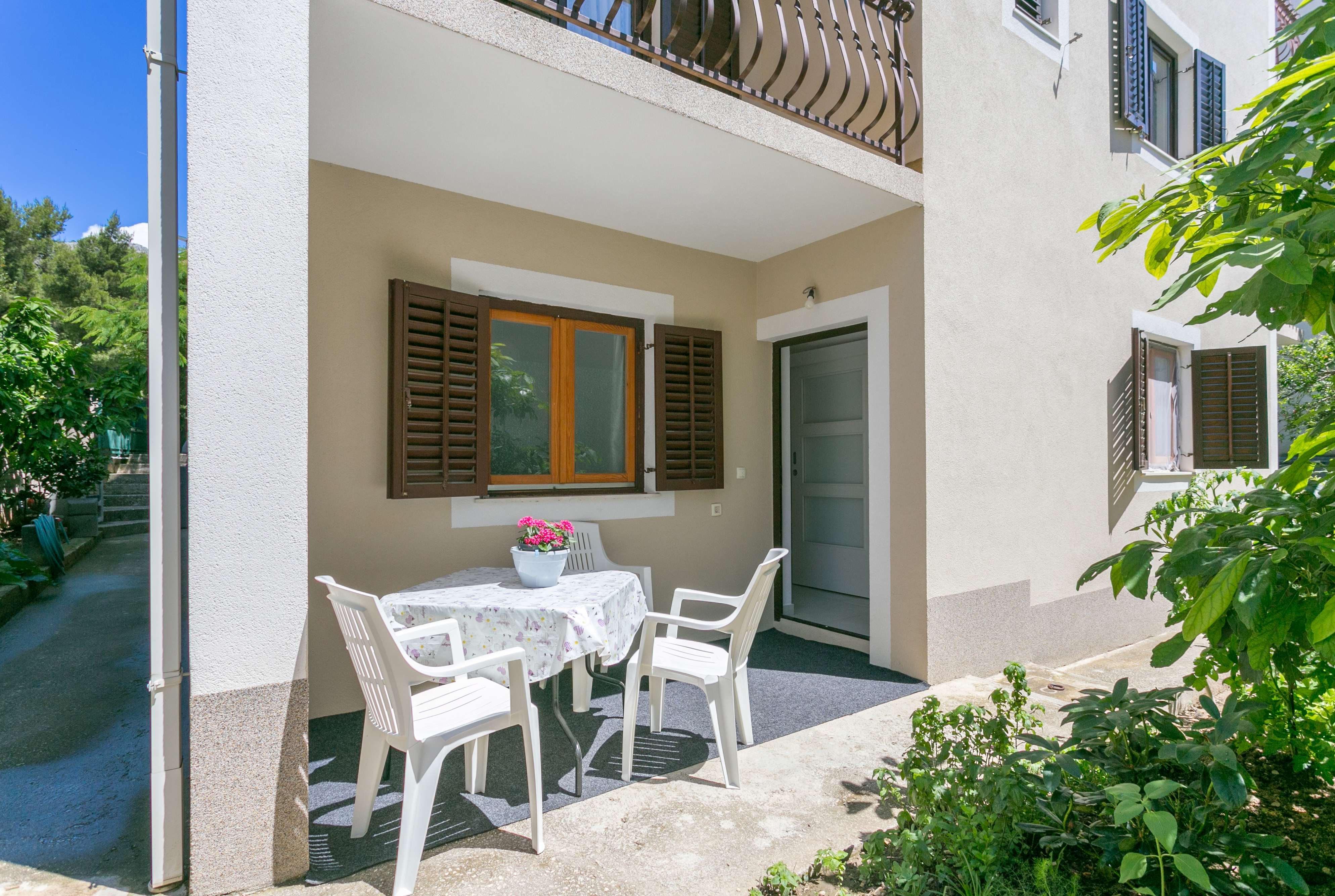 One bedroom apartment with terrace Podstrana, Split  A-b