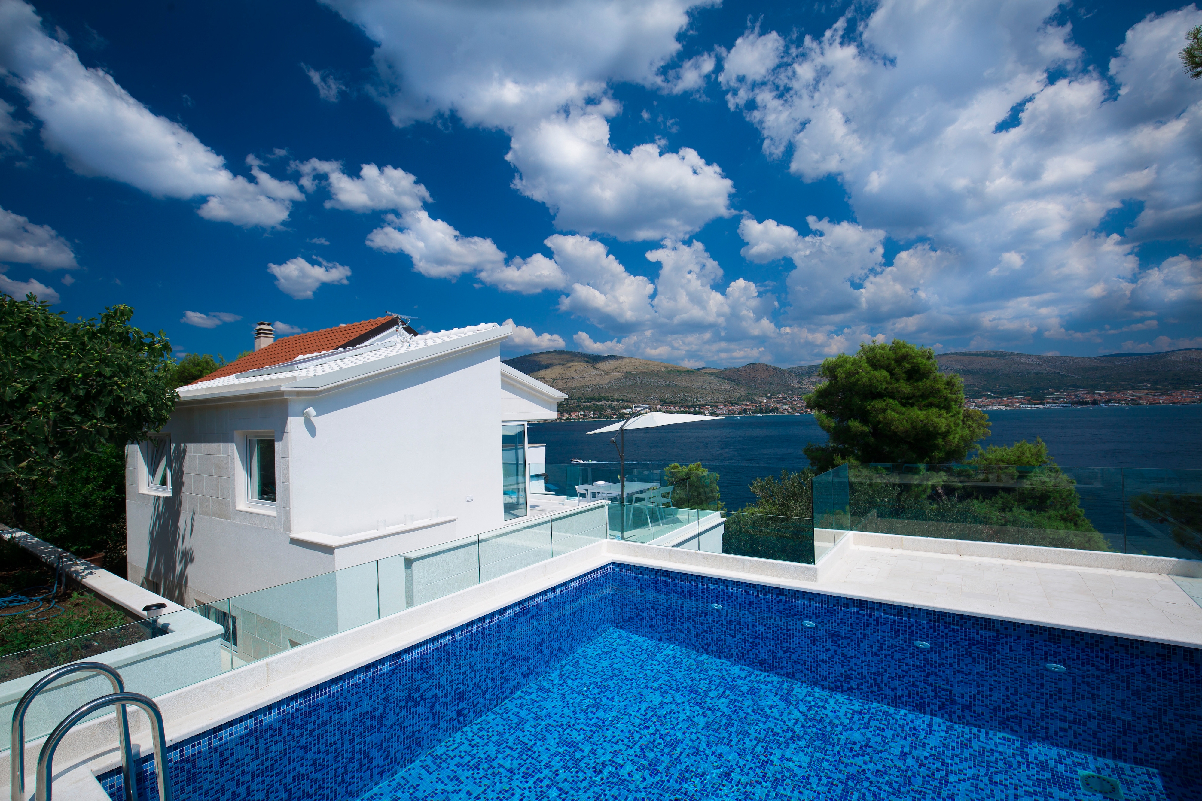 Three bedroom house near beach Okrug Donji, Čiovo (K-17587) Three bedroom house near beach Okrug Donji, Čiovo (K-17587)