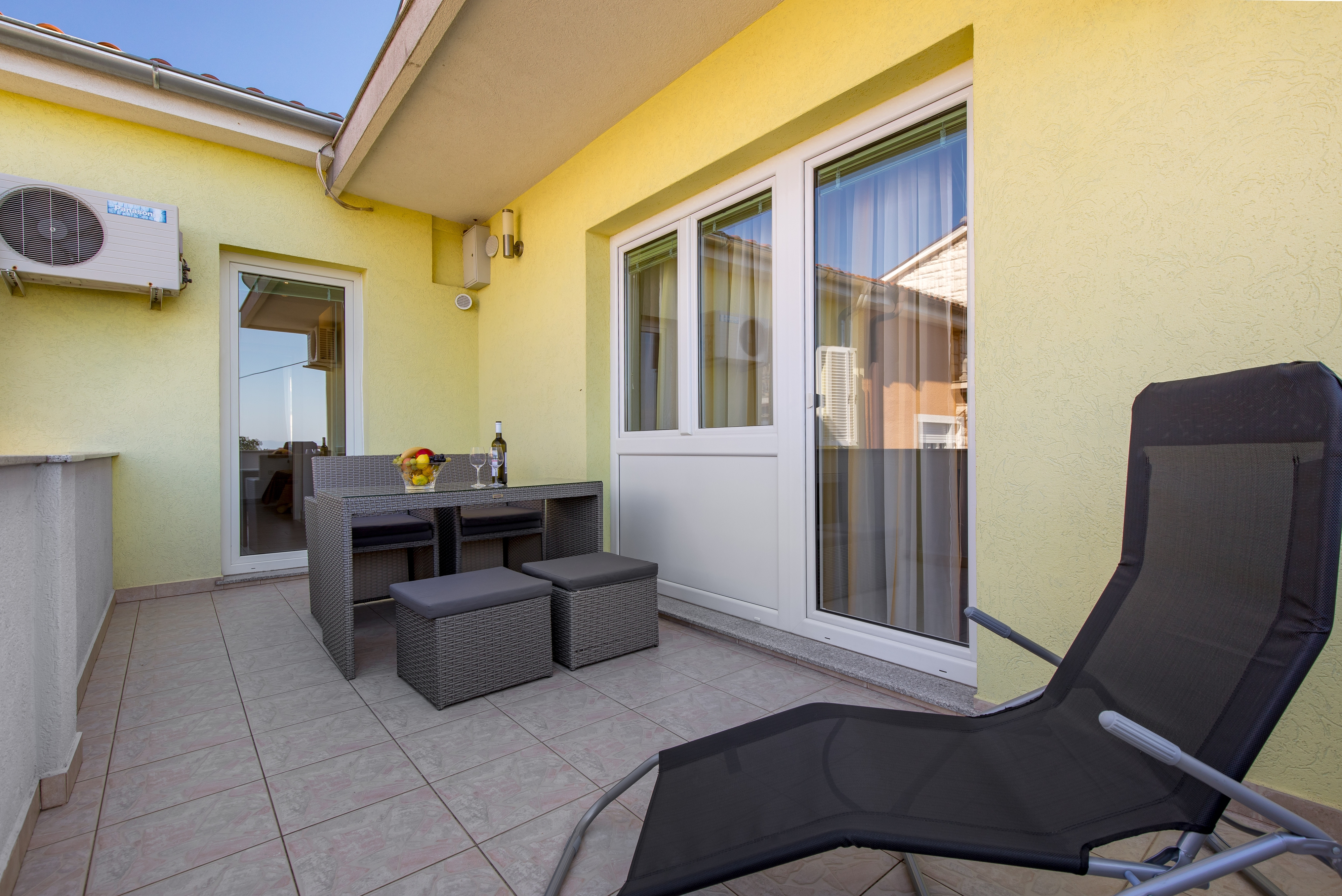 Two bedroom apartment with terrace and sea view Kraljevica  A-c