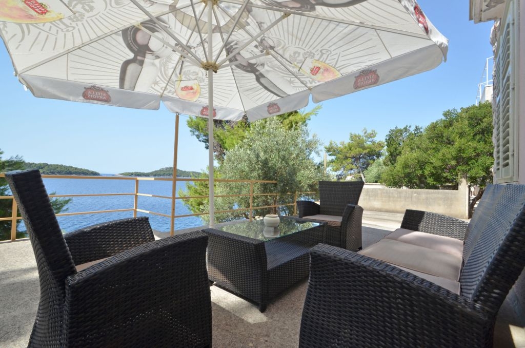 Three bedroom apartment near beach Prižba, Korčula (A-176-b)