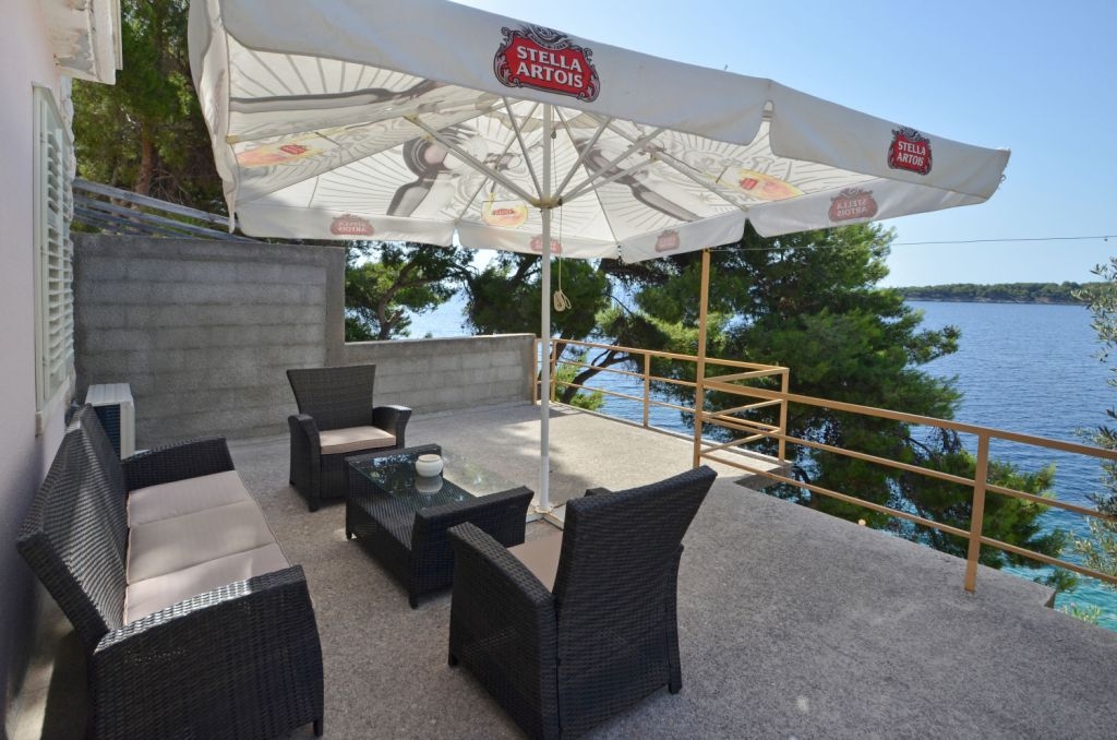 Three bedroom apartment near beach Prižba, Korčula  A-b