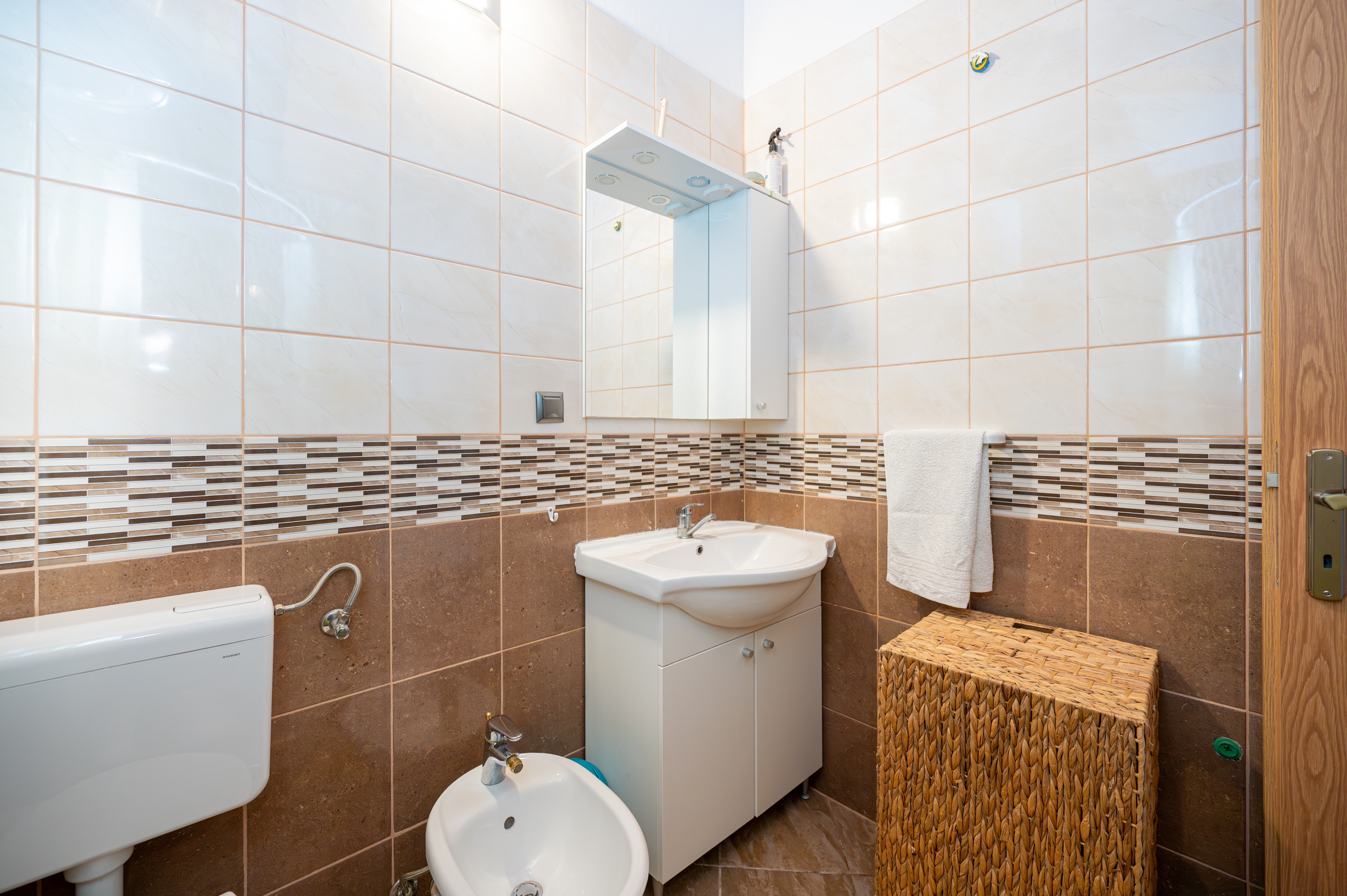 One bedroom apartment with terrace and sea view Silba  A-b