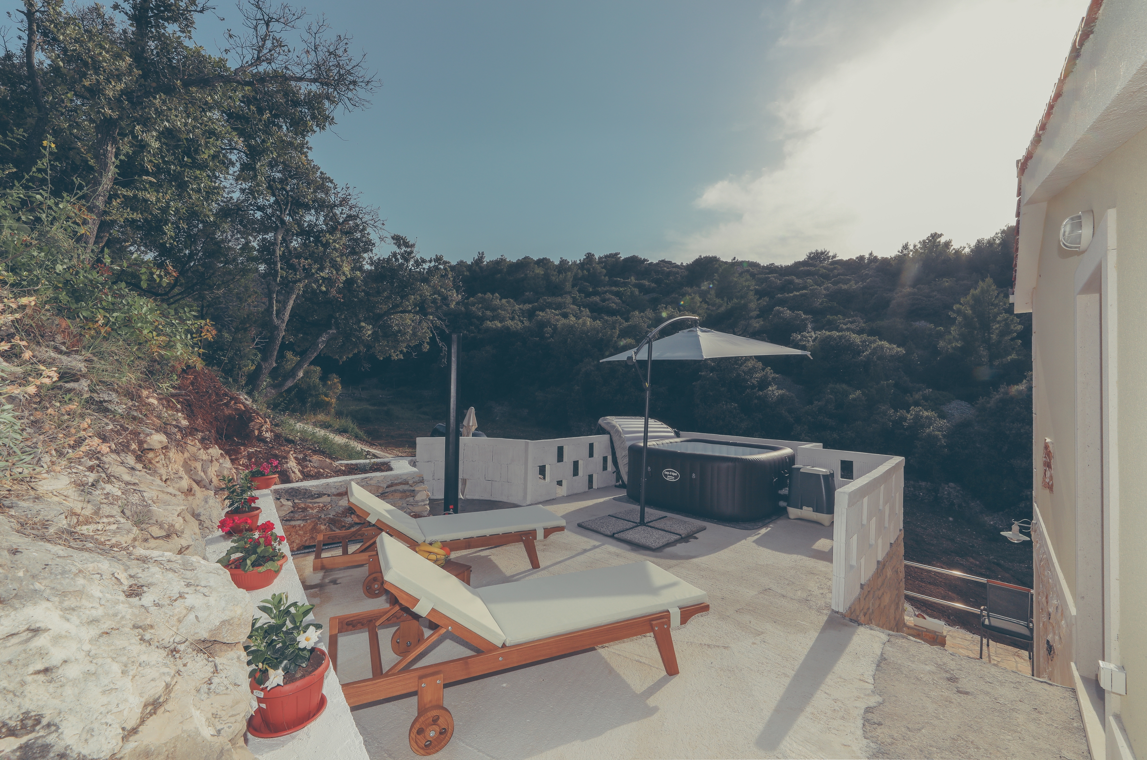 Two bedroom house with terrace and sea view Cove Prapratna - Prapatna, Brač  K