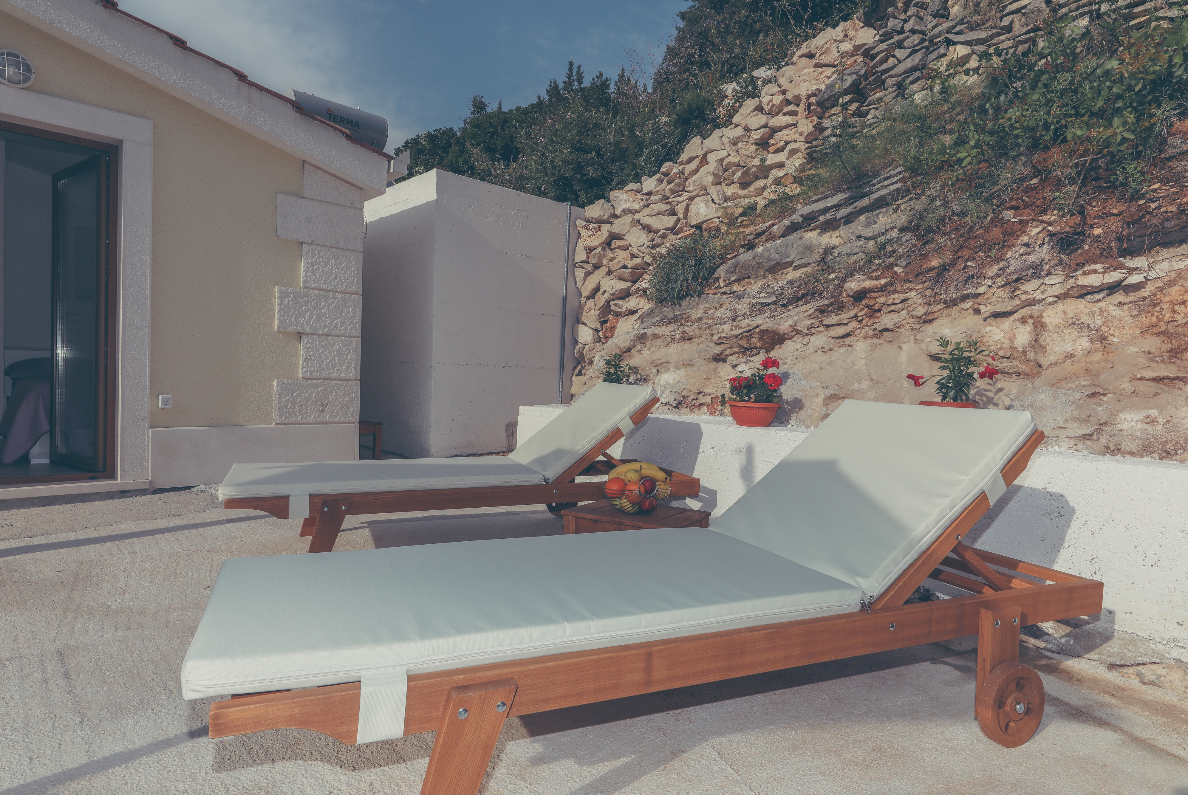 Two bedroom house with terrace and sea view Cove Prapratna - Prapatna, Brač  K