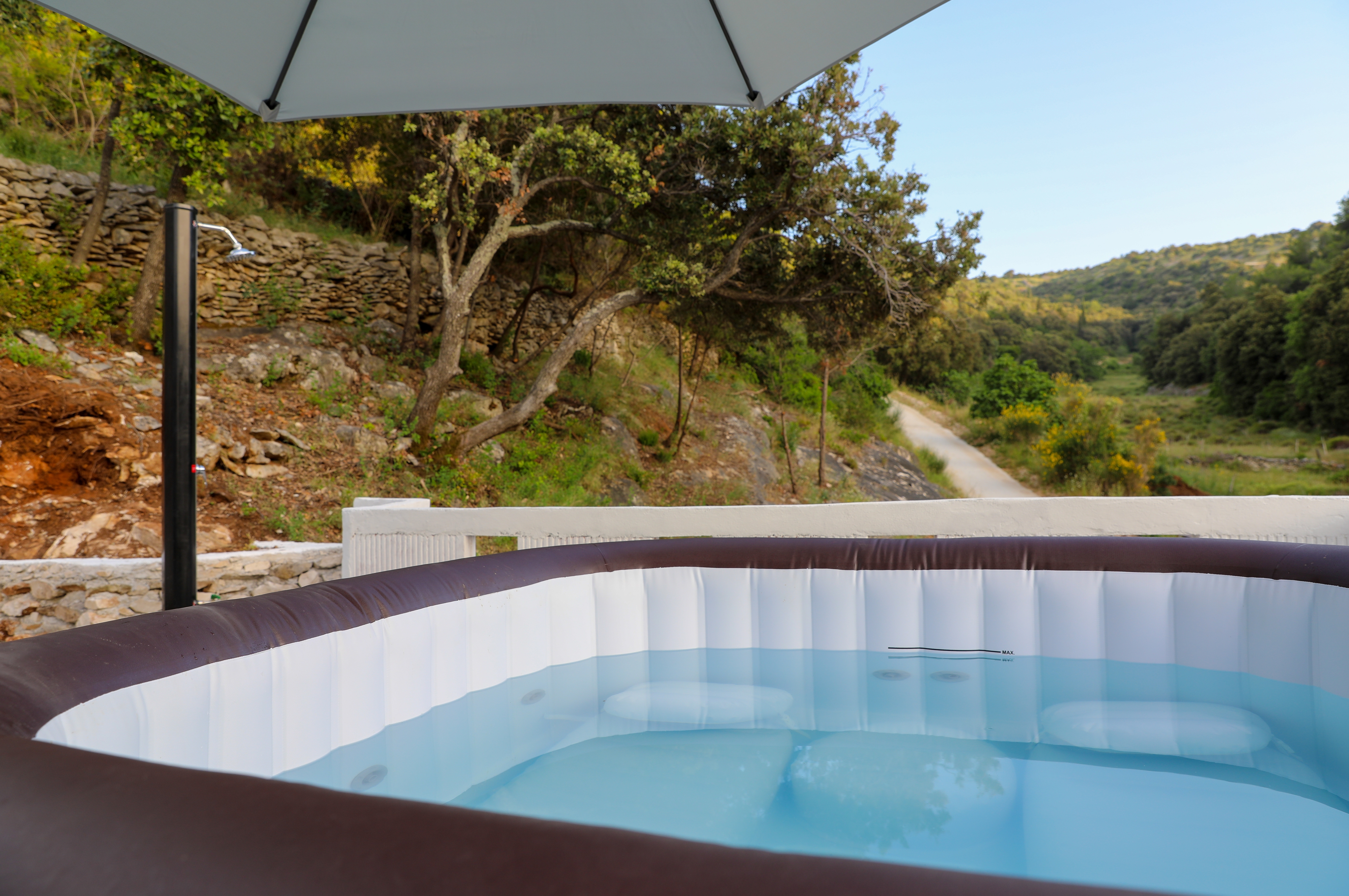 Two bedroom house with terrace and sea view Cove Prapratna - Prapatna, Brač  K