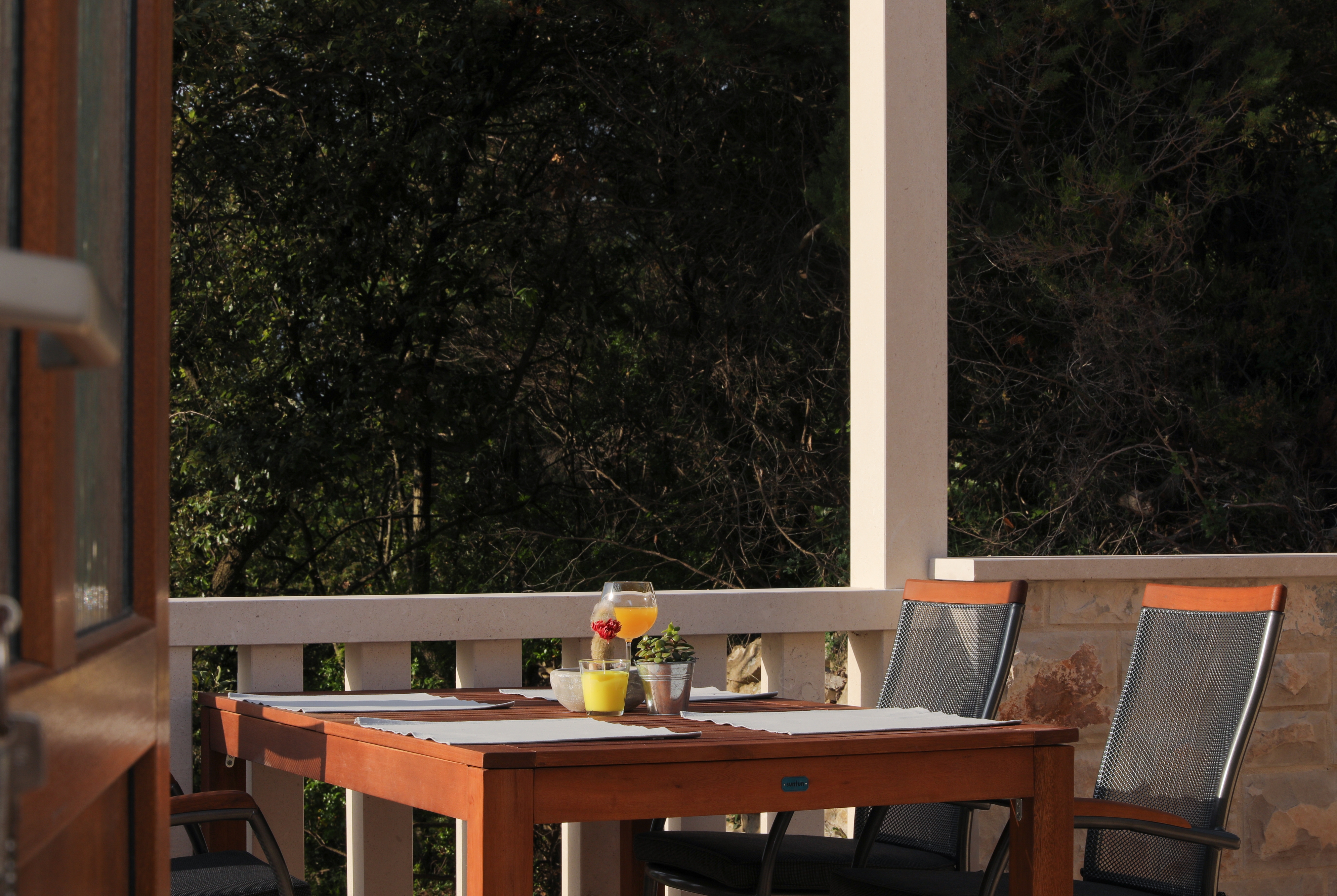 Two bedroom house with terrace and sea view Cove Prapratna - Prapatna, Brač  K