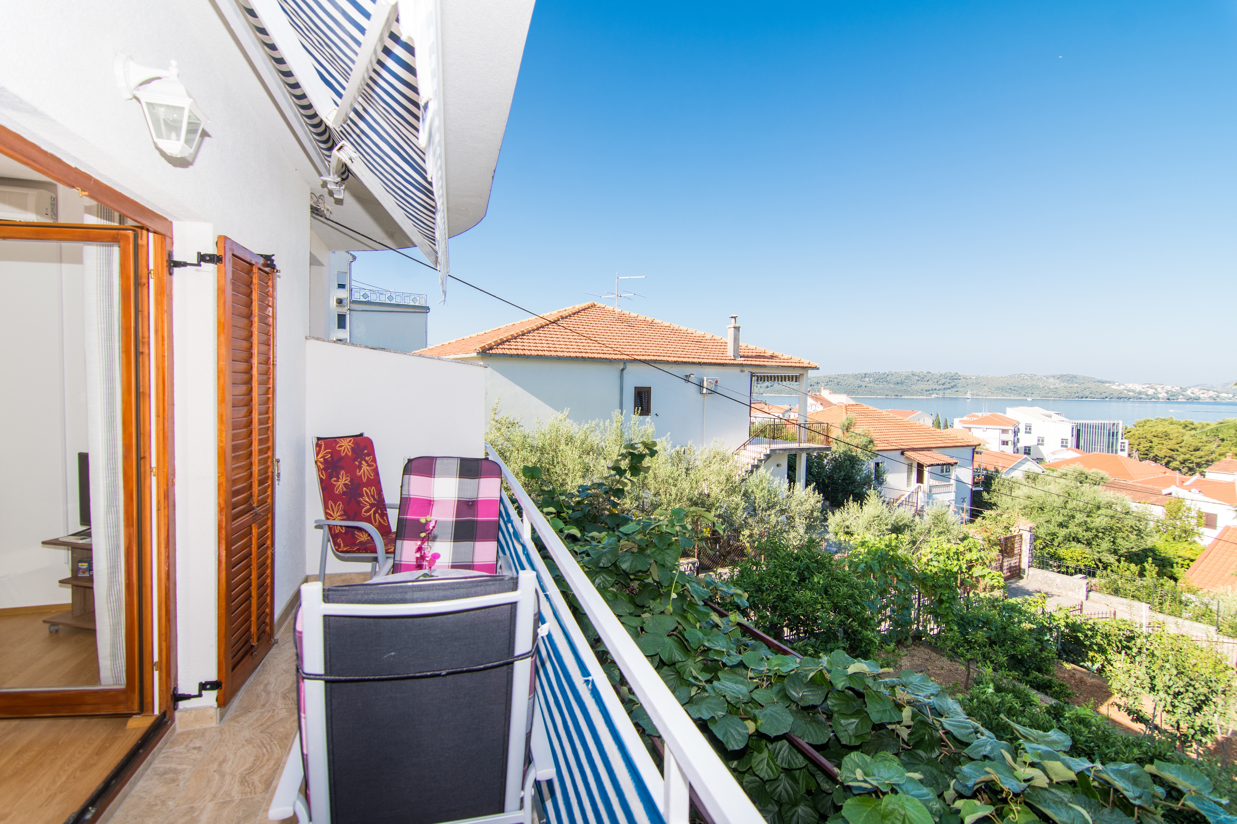 Studio flat with balcony and sea view Trogir  AS-a
