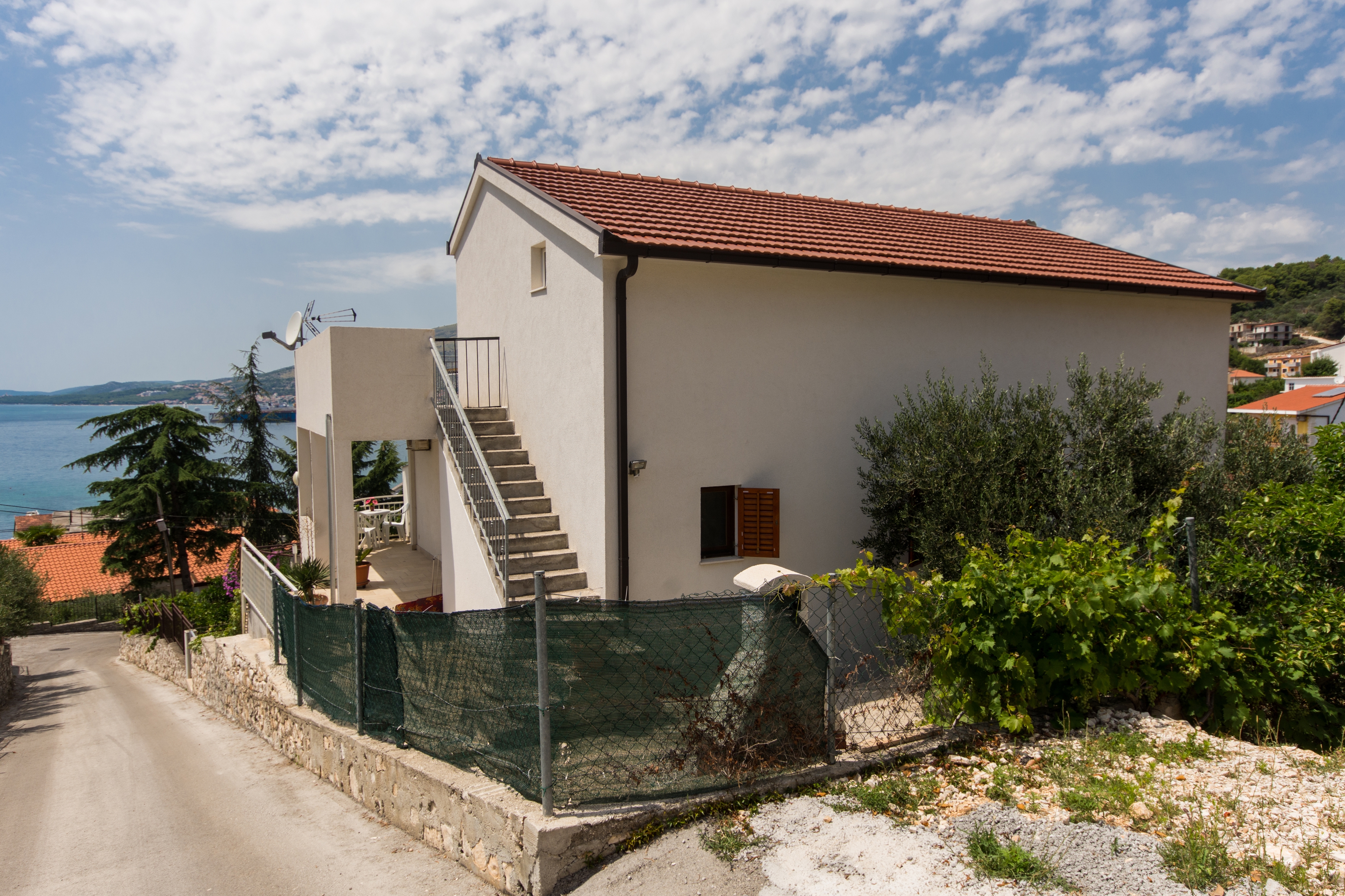 One bedroom apartment with balcony and sea view Trogir (A-17609-a)