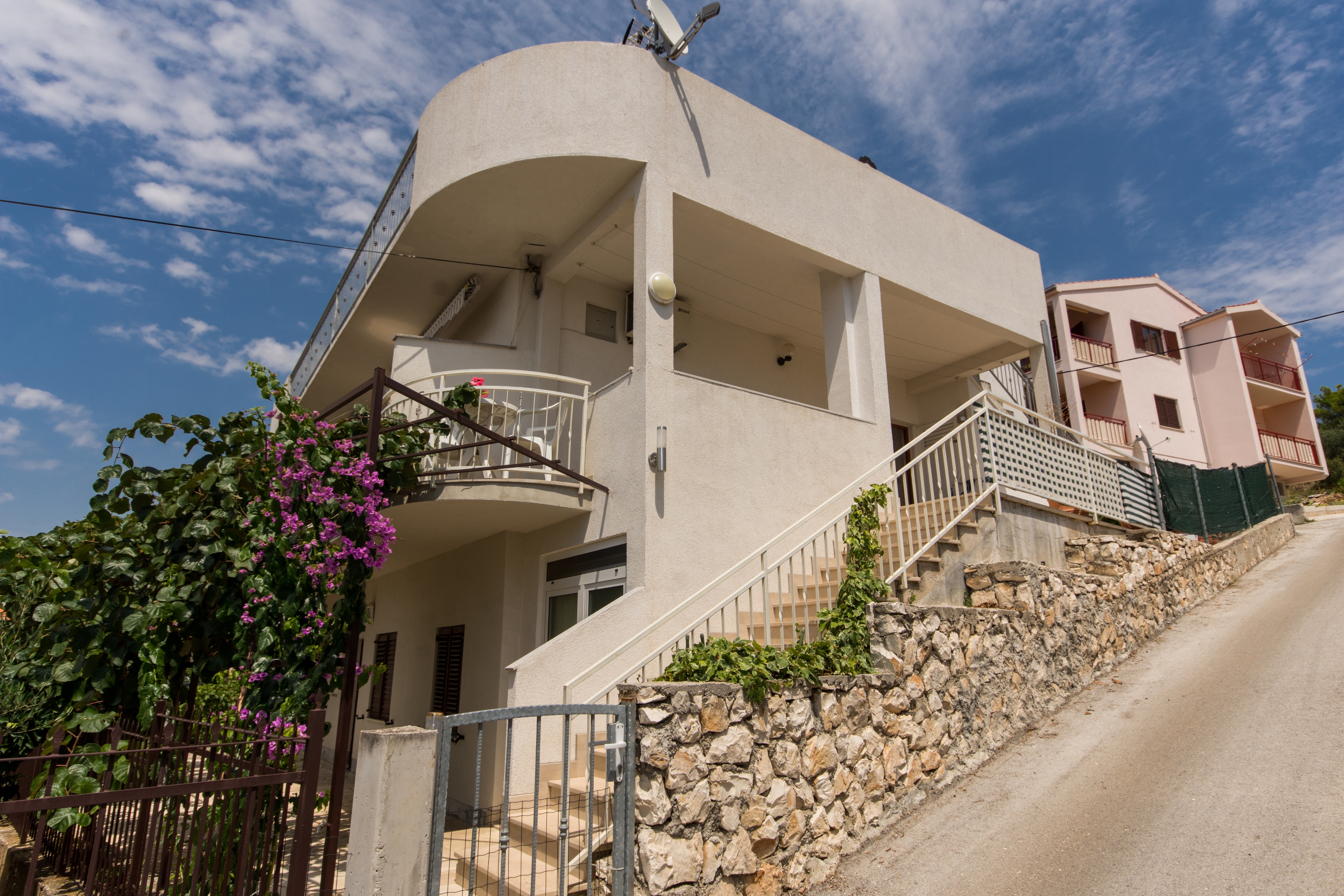 Studio flat with balcony and sea view Trogir (AS-17609-a)