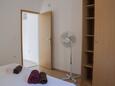 Lumbarda, Bedroom in the apartment, WiFi.
