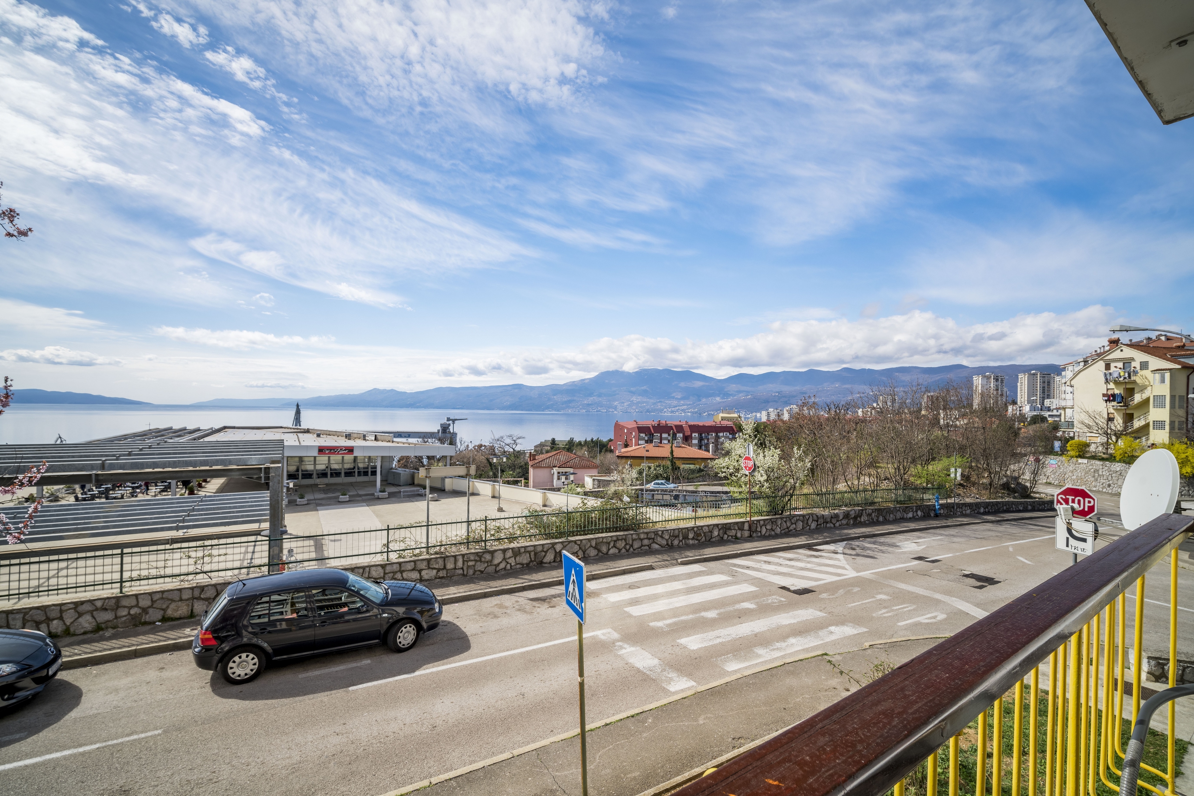 Two bedroom apartment with balcony and sea view Rijeka  A-a