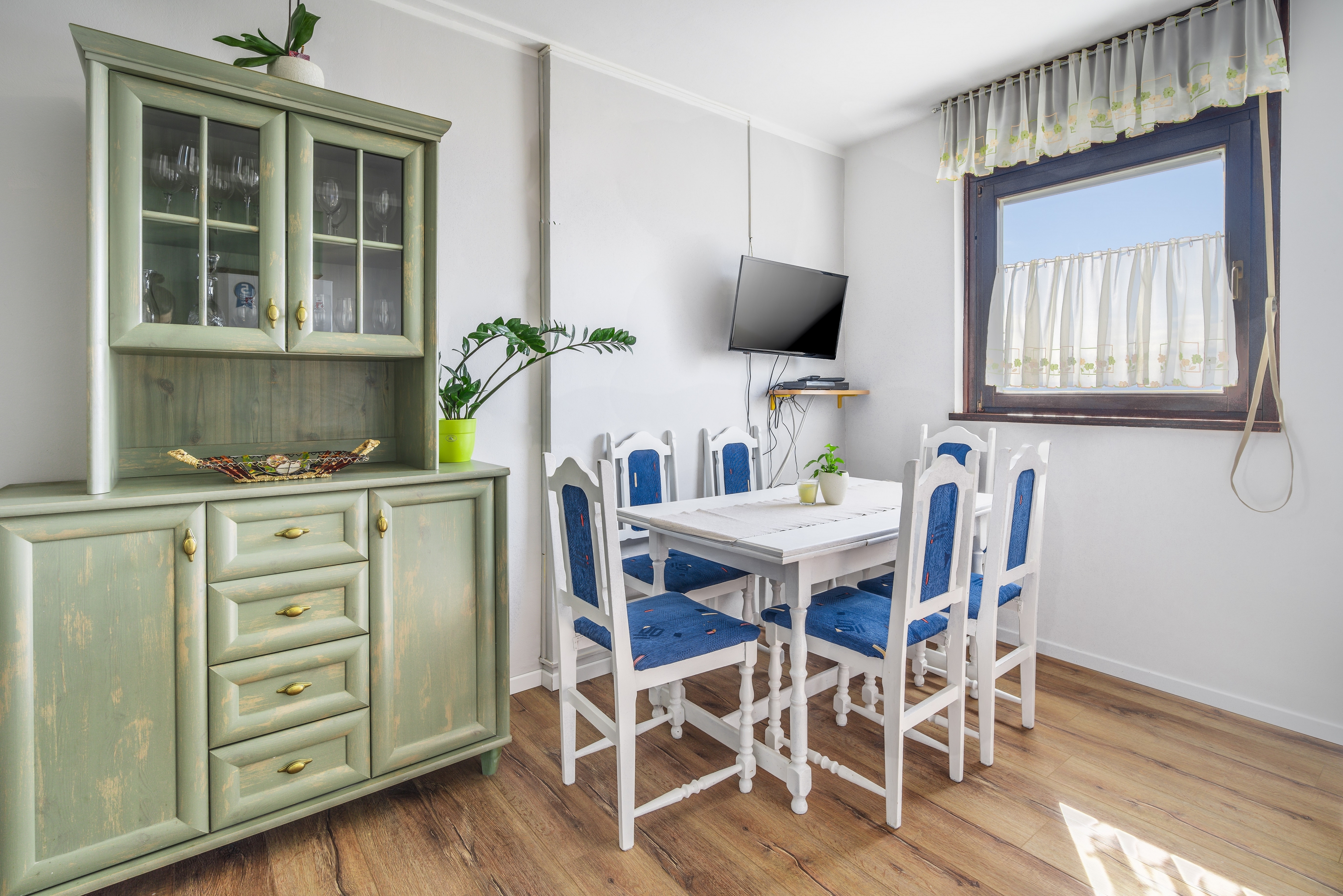 Two bedroom apartment with balcony and sea view Rijeka (A-17629-a) Two bedroom apartment with balcony and sea view Rijeka (A-17629-a)