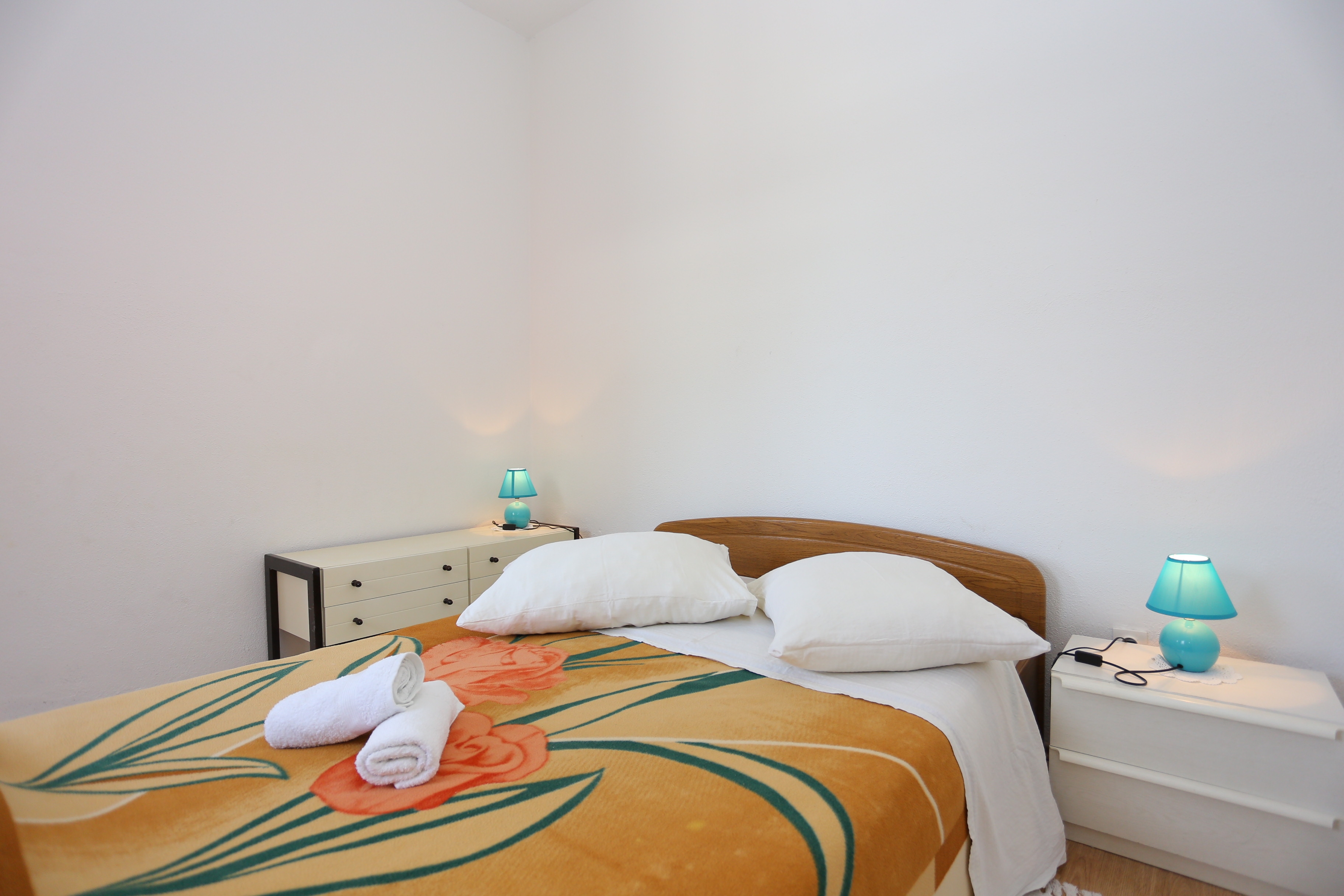 Two bedroom apartment with terrace and sea view Lokva Rogoznica (Omiš) (A-17645-a) Two bedroom apartment with terrace and sea view Lokva Rogoznica (Omiš) (A-17645-a)