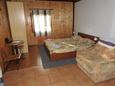 Ložnice 1 Čatrnja, Ložnice 1 v ubytování typu house, s klimatizací, domácí mazlíčci povoleni a WiFi.
