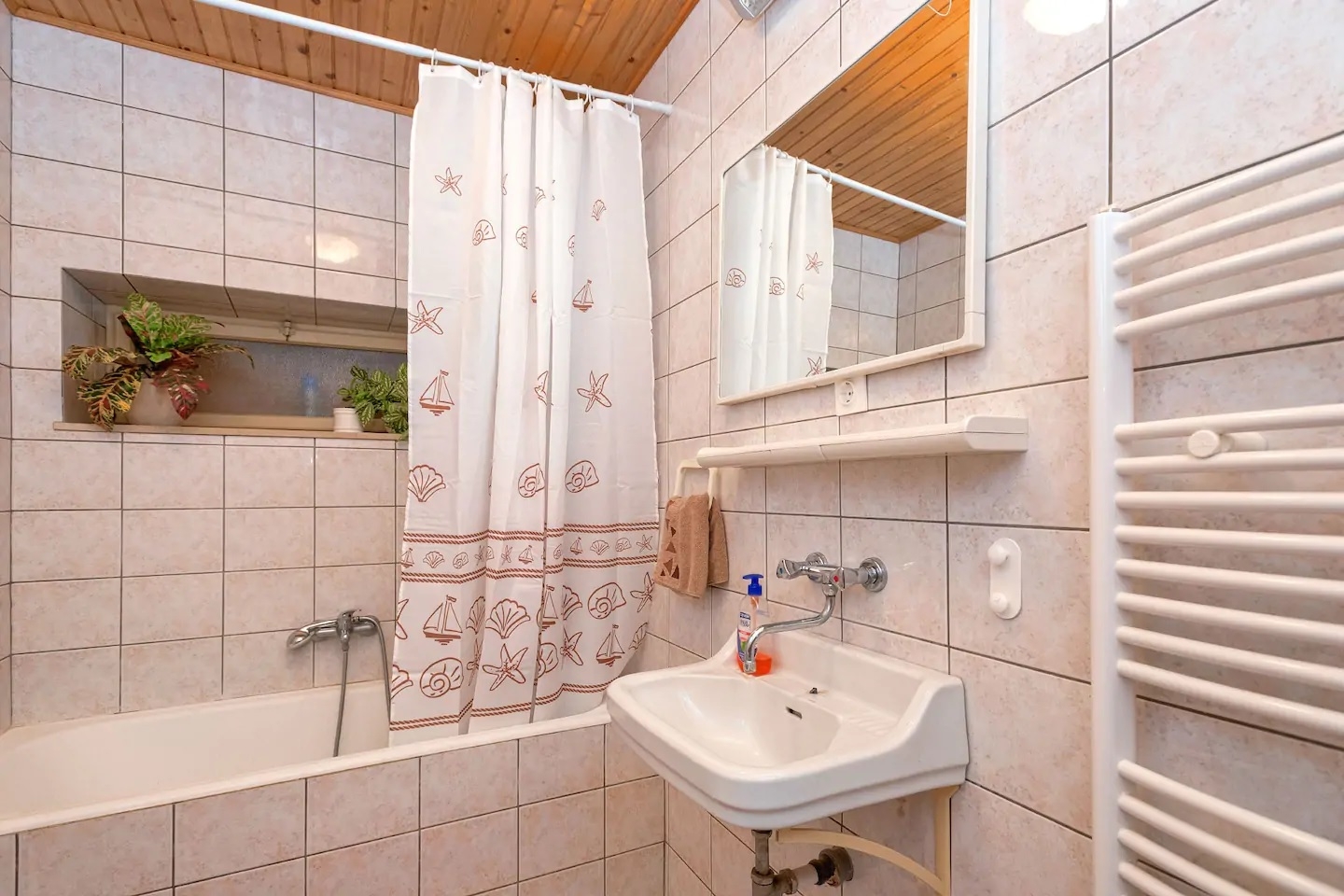 Four bedroom house with terrace Svirče, Hvar  K