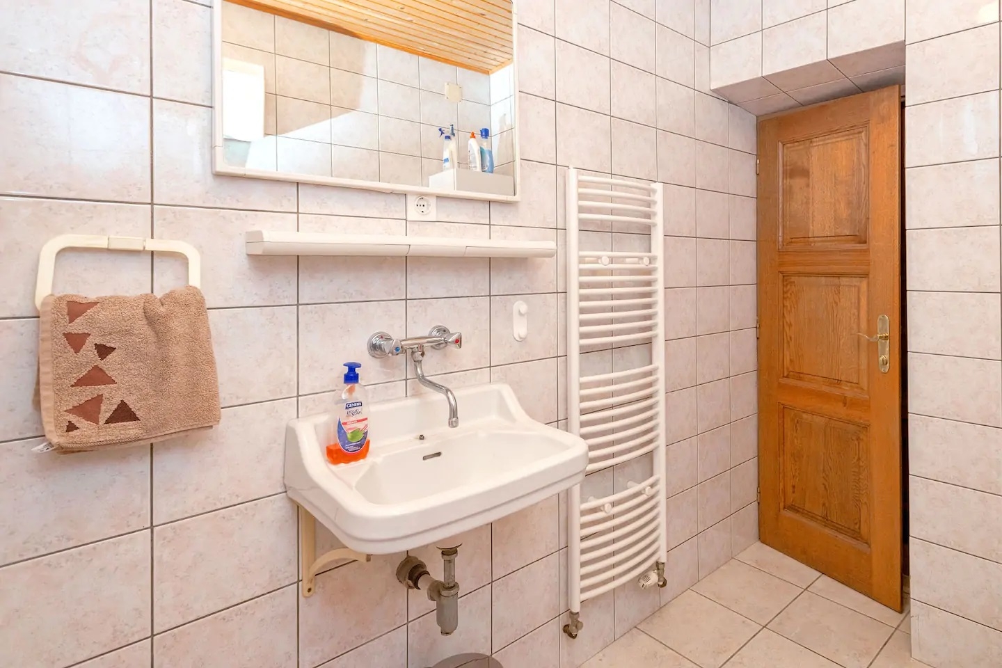 Four bedroom house with terrace Svirče, Hvar  K