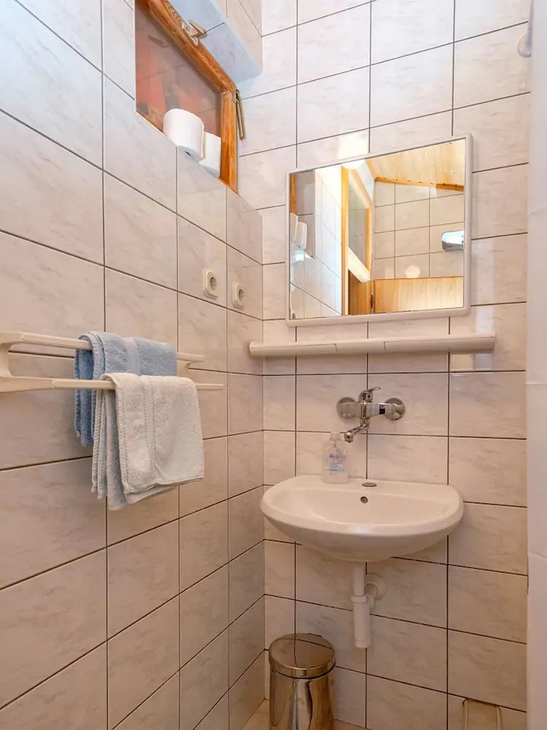 Four bedroom house with terrace Svirče, Hvar  K