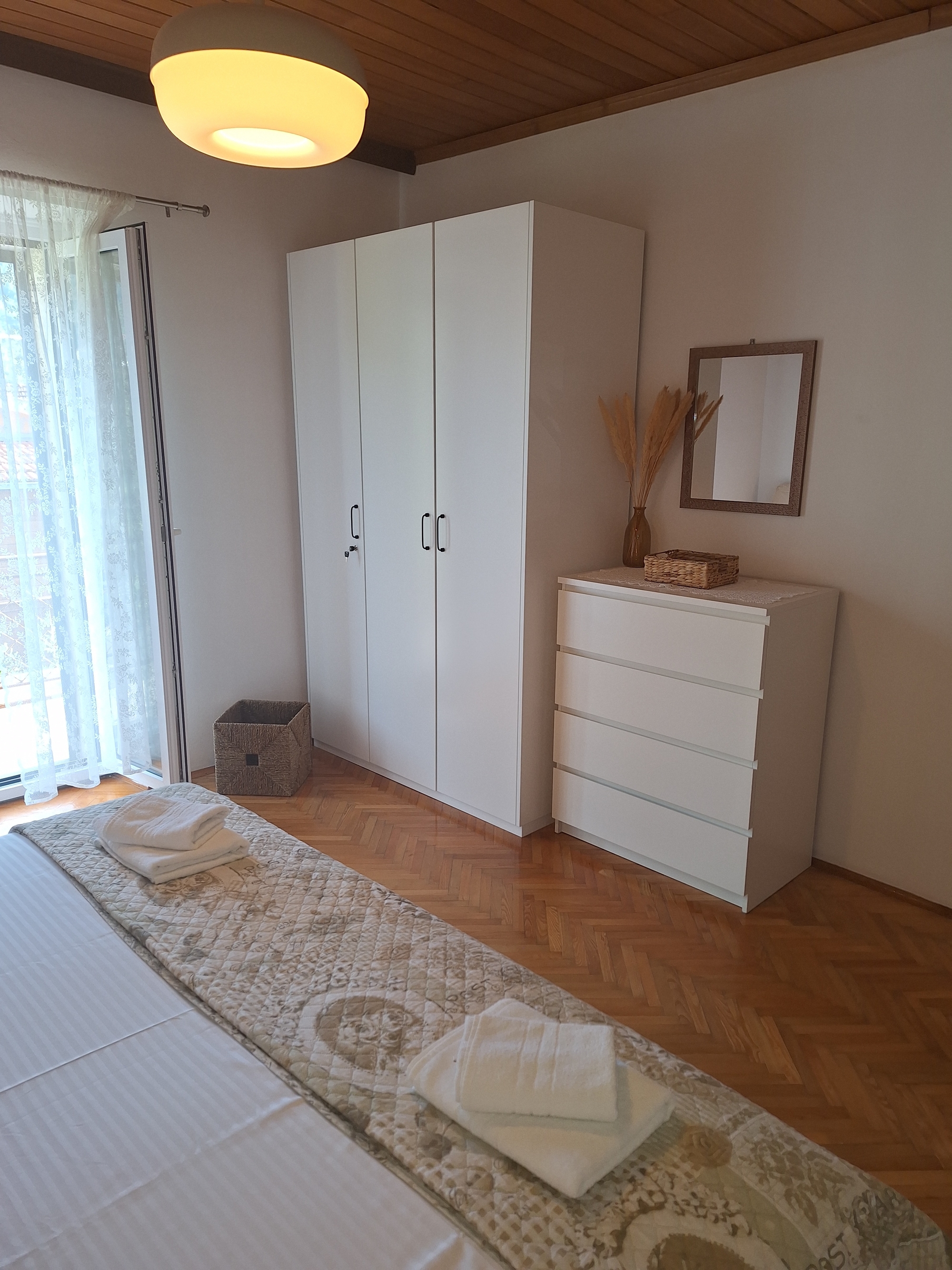 Four bedroom house with terrace Svirče, Hvar  K