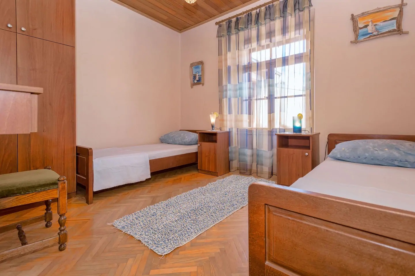 Four bedroom house with terrace Svirče, Hvar  K