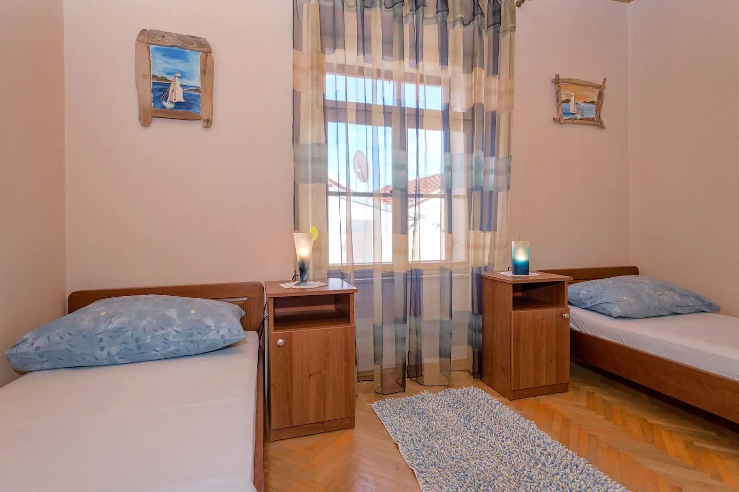Four bedroom house with terrace Svirče, Hvar  K