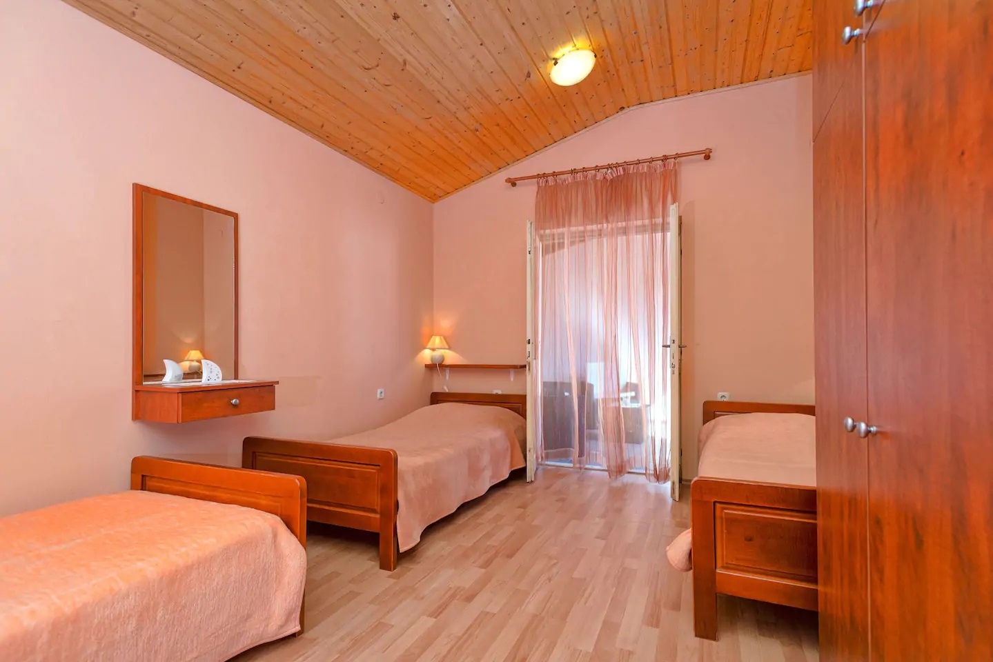 Four bedroom house with terrace Svirče, Hvar  K