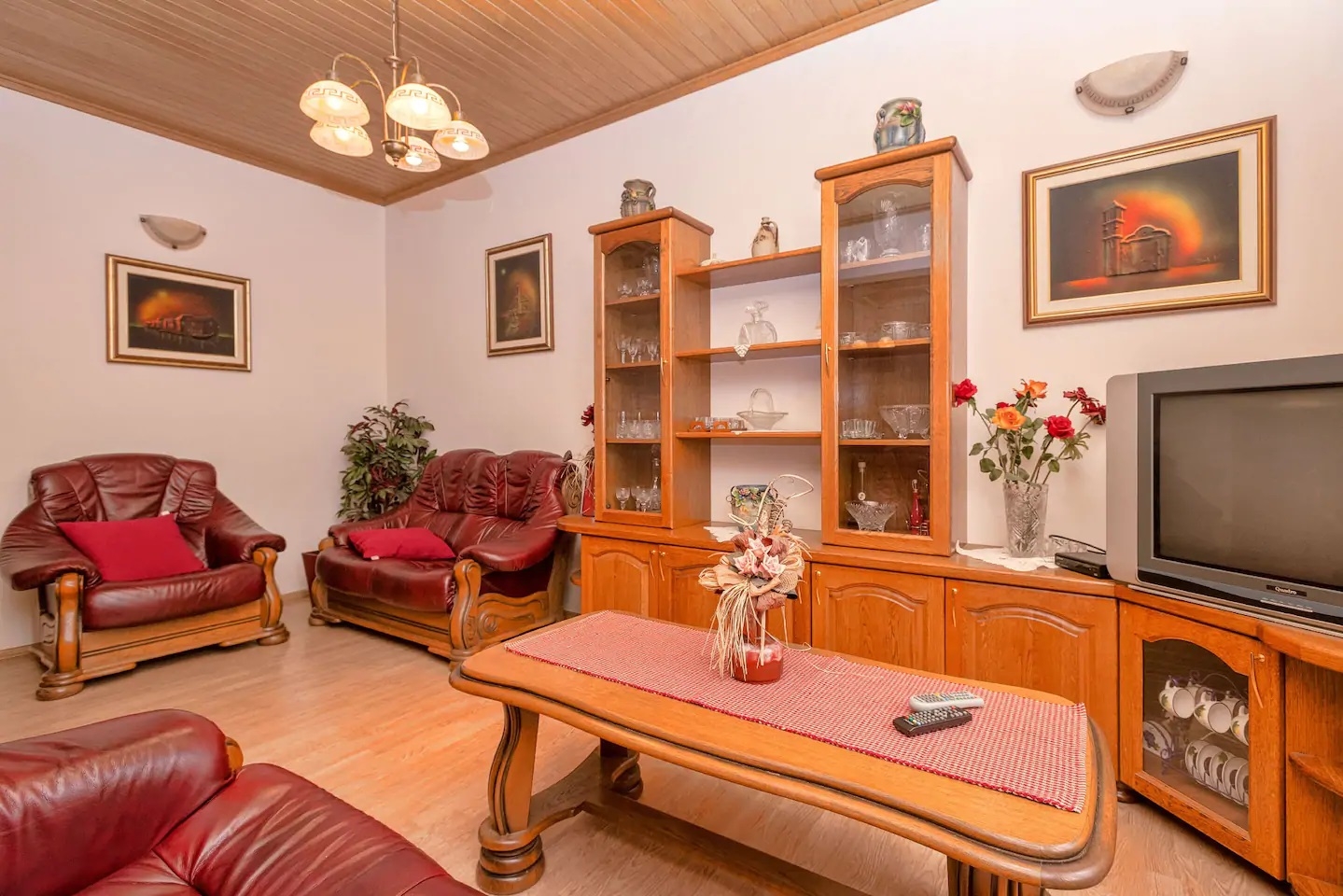 Four-bedroom house with terrace Svirče, Hvar (K-17682)