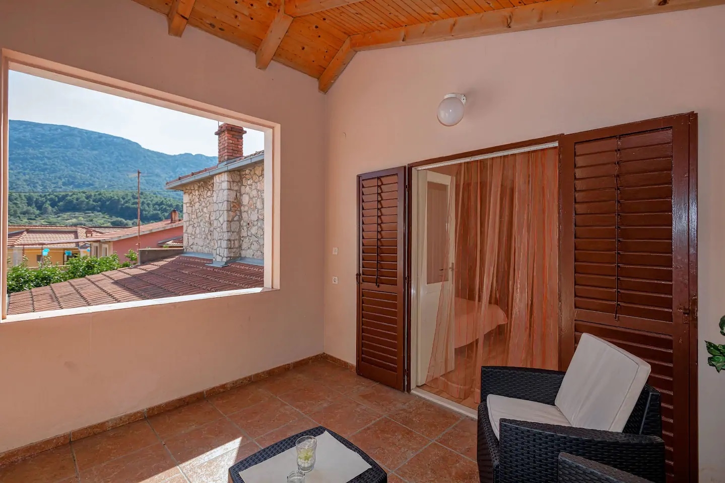 Four bedroom house with terrace Svirče, Hvar  K