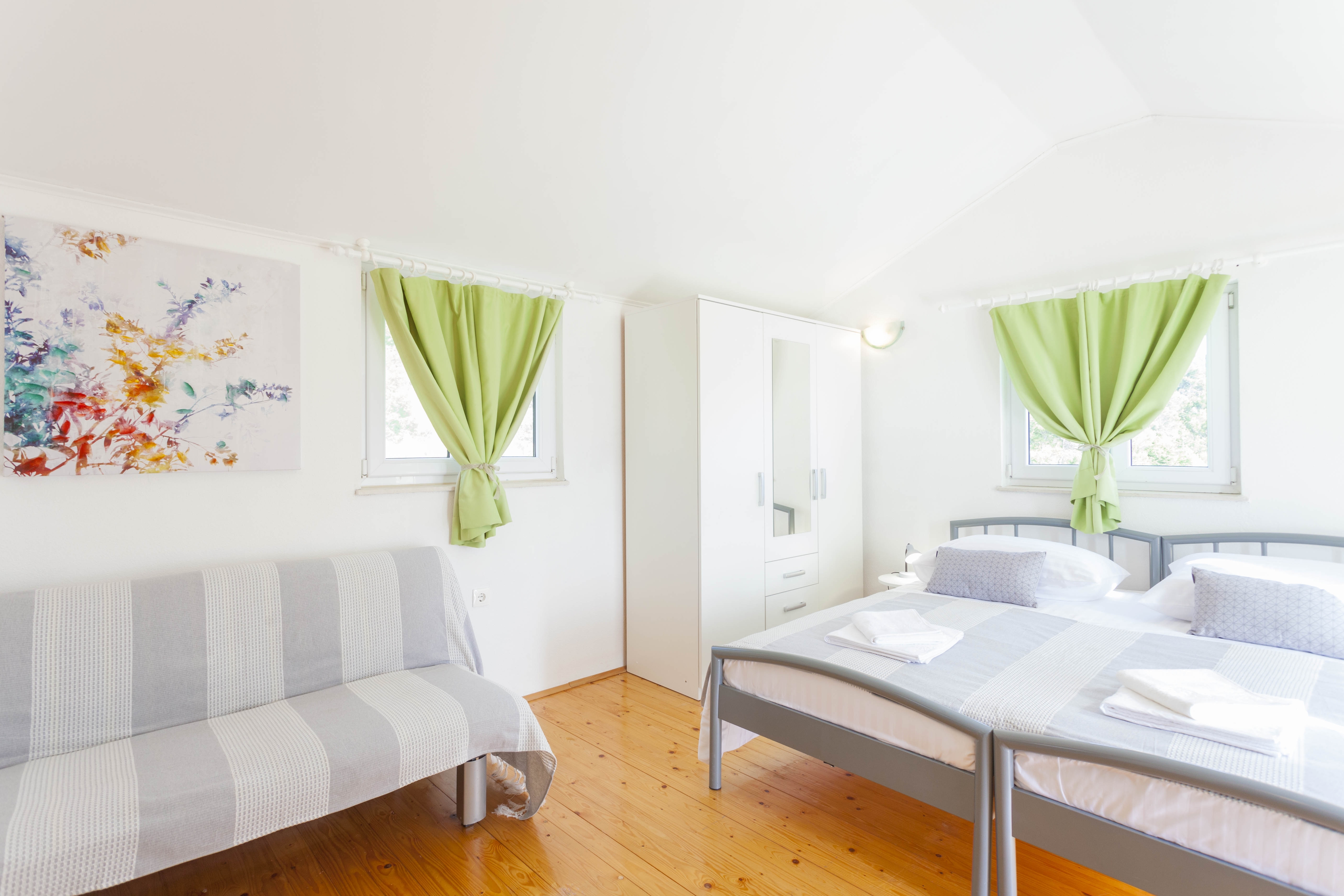 Four bedroom apartment with balcony and sea view Gornji Tučepi, Makarska  A-a