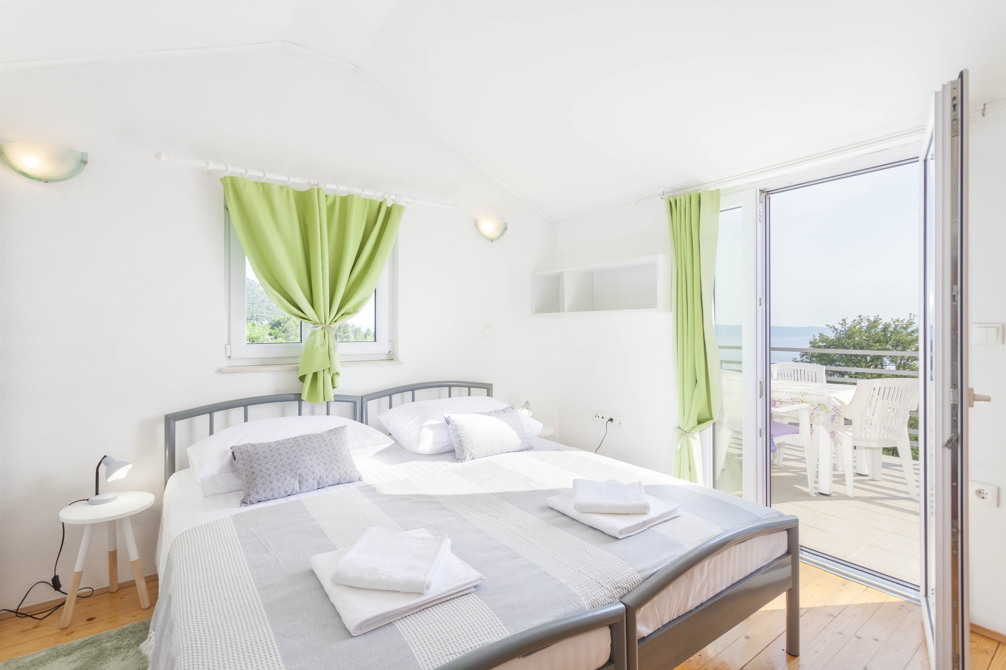 Four bedroom apartment with balcony and sea view Gornji Tučepi, Makarska  A-a