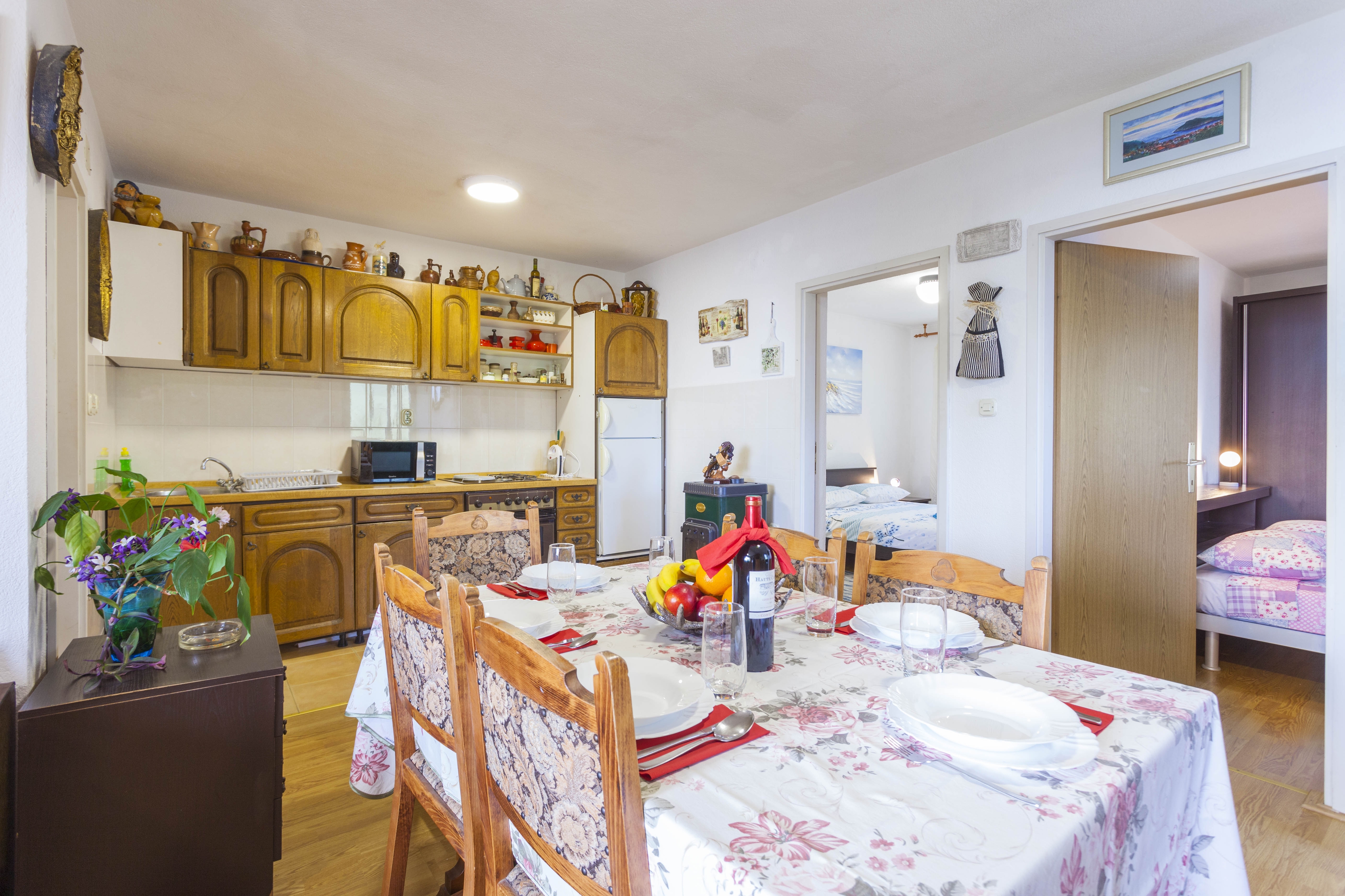 Four bedroom apartment with balcony and sea view Gornji Tučepi, Makarska  A-a