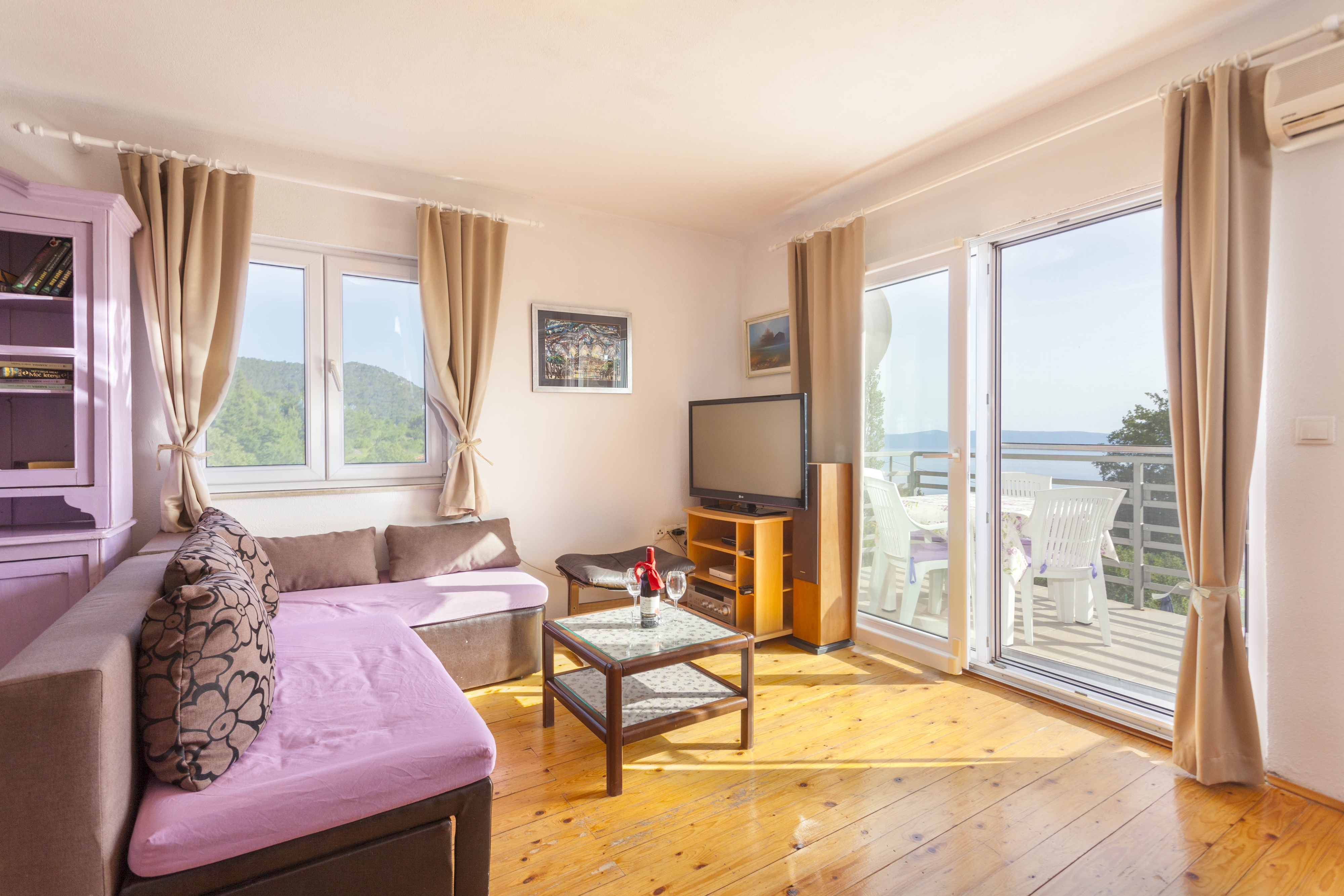 Four-bedroom apartment with balcony and sea view Gornji Tučepi, Makarska (A-17686-a) Four-bedroom apartment with balcony and sea view Gornji Tučepi, Makarska (A-17686-a)